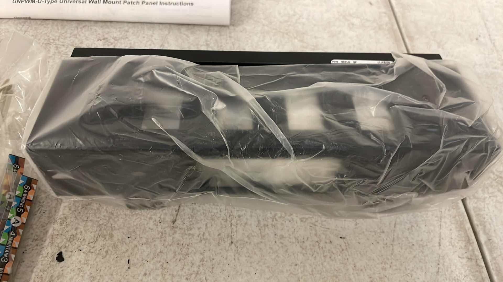 Photo 3 of COMMSCOPE UNIPRISE WALL MOUNT UNIVERSAL CAT5 PANEL 12 PORT