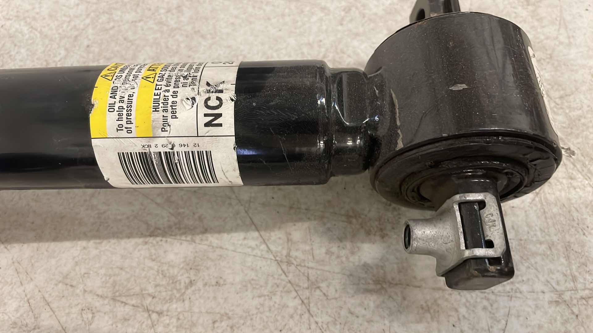 Photo 3 of GM STRUTS UNKNOWN WHAT VEHICLE THEY FIT