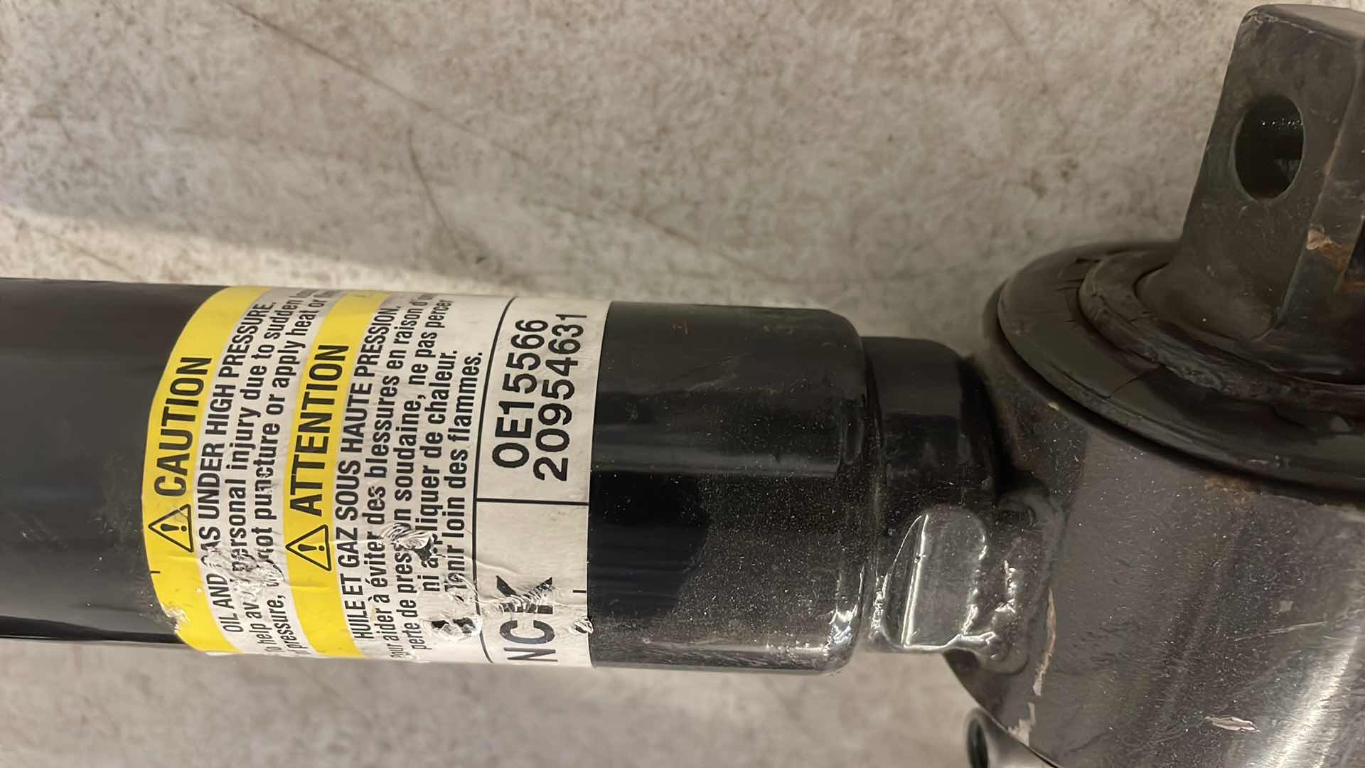 Photo 2 of GM STRUTS UNKNOWN WHAT VEHICLE THEY FIT