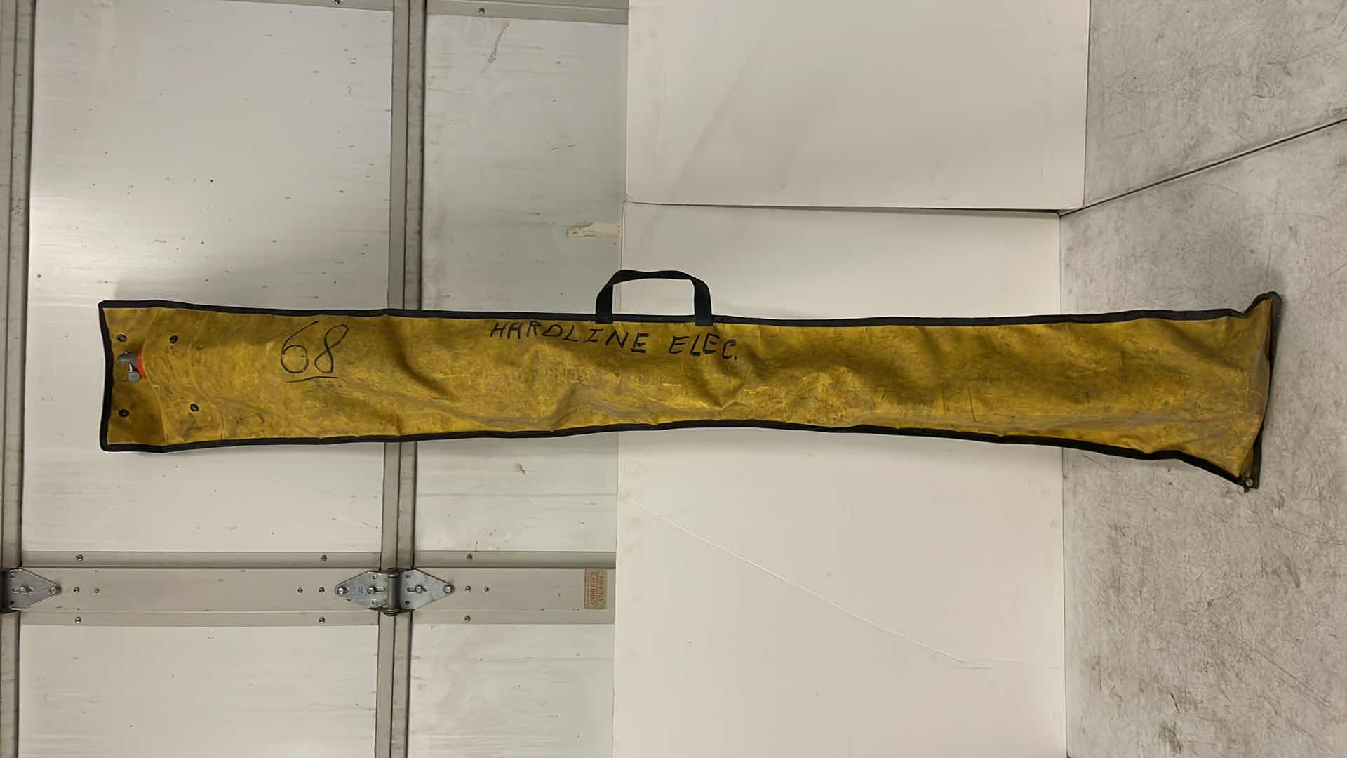 Photo 1 of CHANCE C4031021 HEAVY DUTY TELESCOPING DISCONNECT STICK WITH BAG