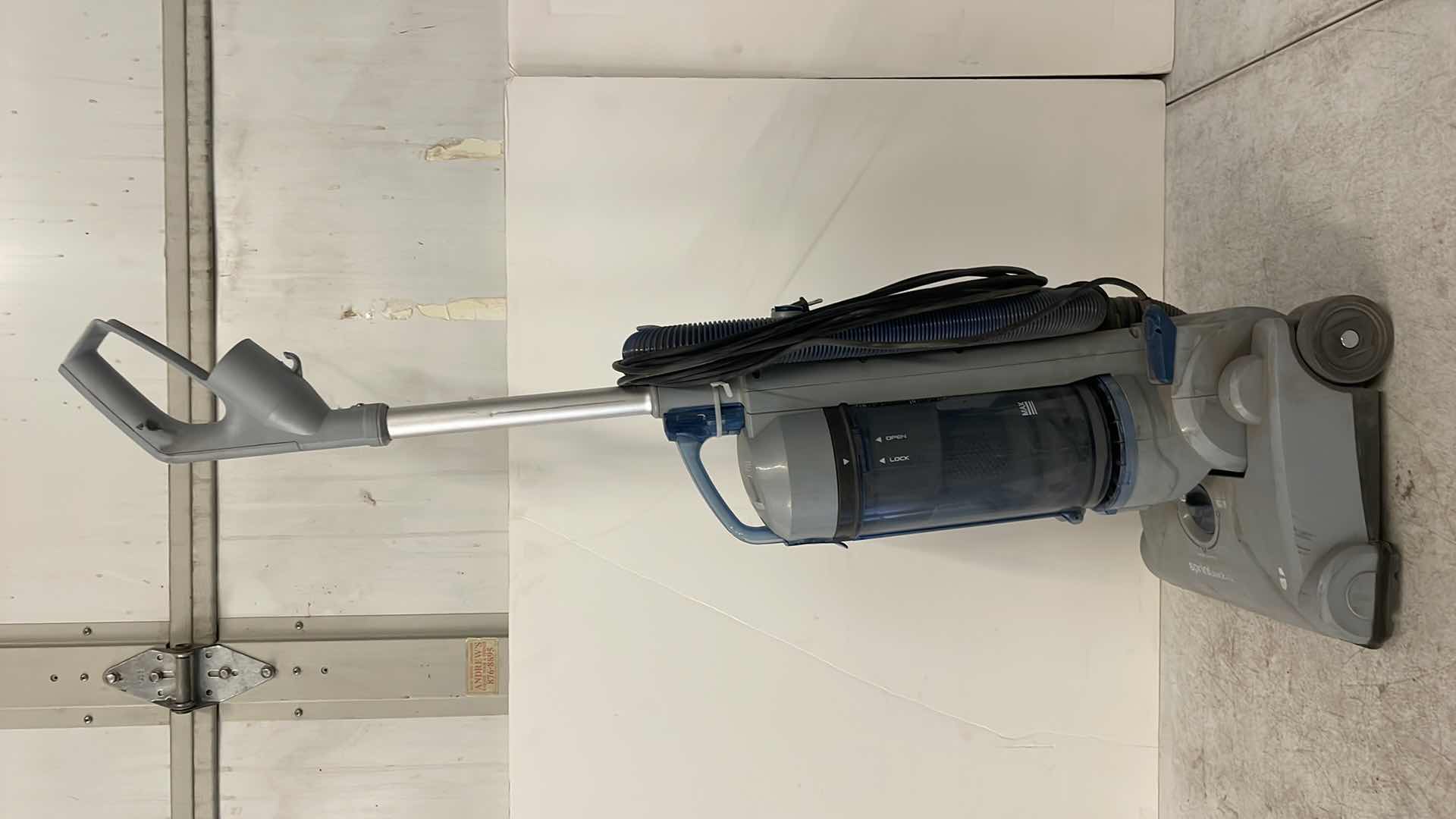 Photo 2 of HOOVER POWERED BRUSHROLL SPRINT QUICK VACUUM