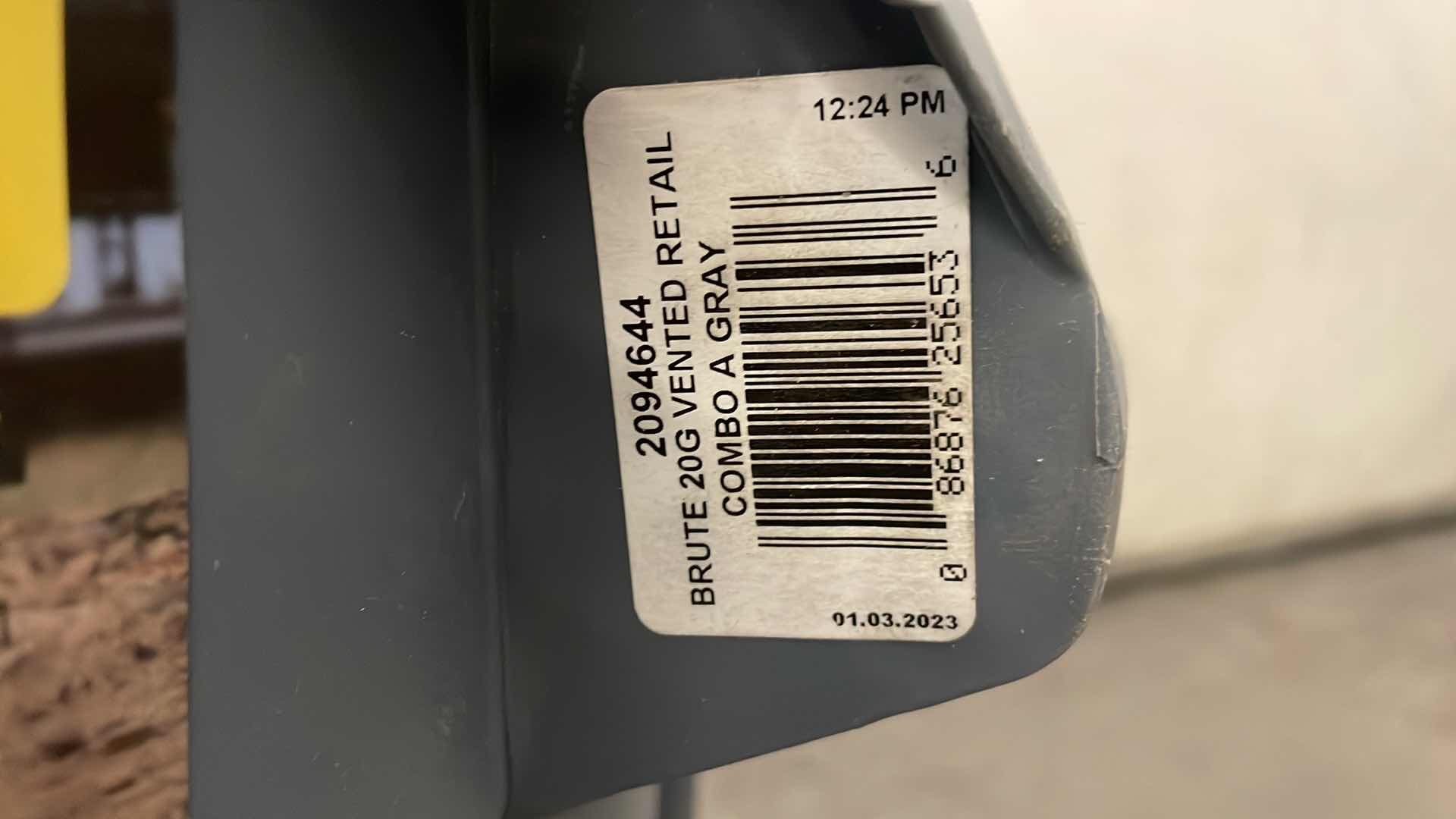 Photo 4 of BRUTE 20 GAL. ROUND VENTED TRASH CAN