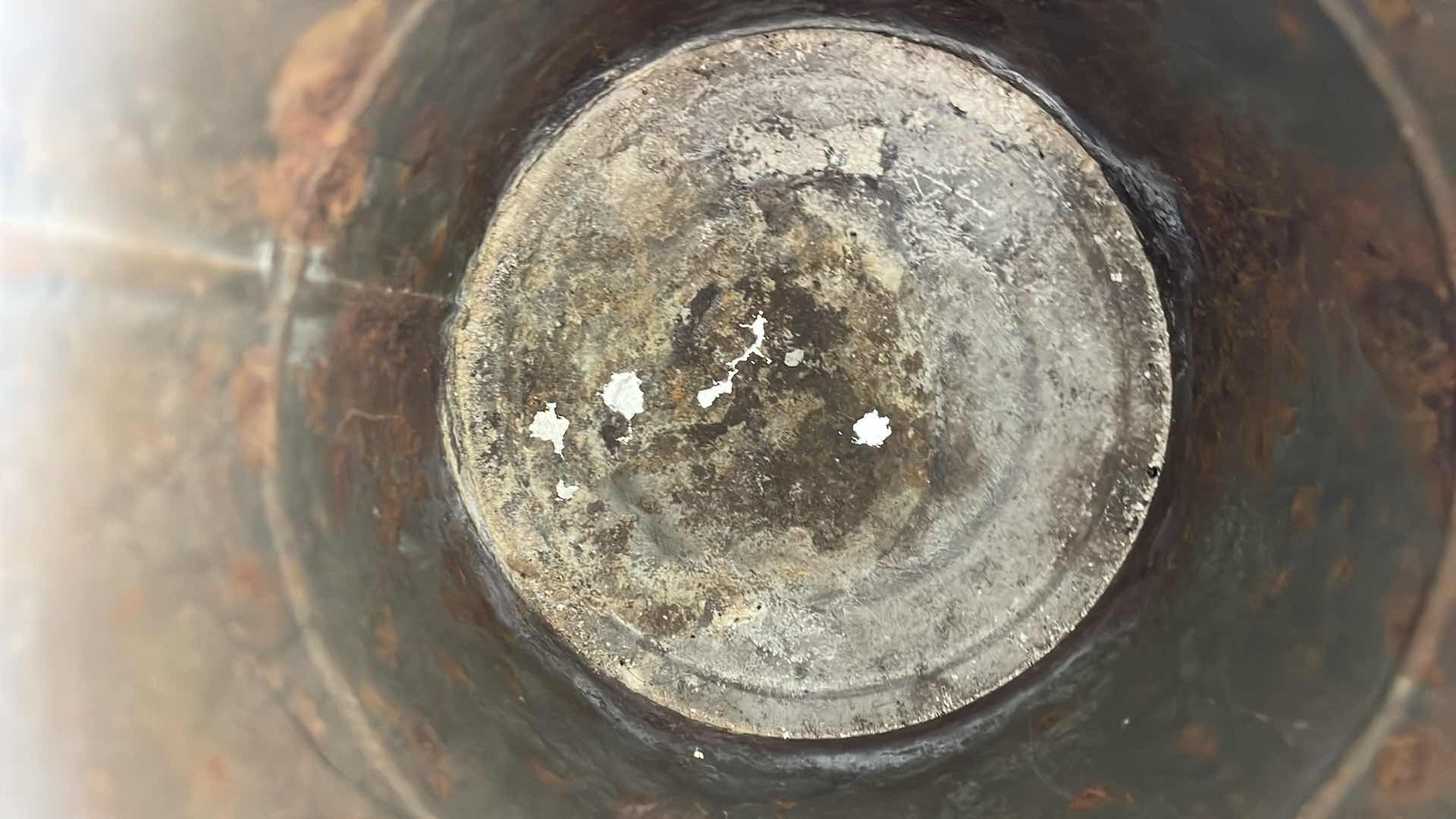 Photo 1 of VINTAGE COFFEE CANS HOME DECOR
BREAKFAST CLUB HAS NAILS IN IT OTHER IS EMPTY