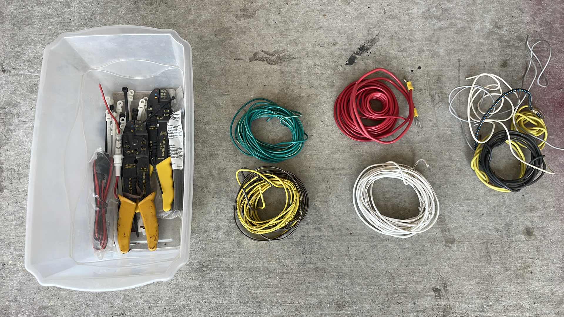 Photo 1 of MISC WIRE AND WIRE CUTTERS