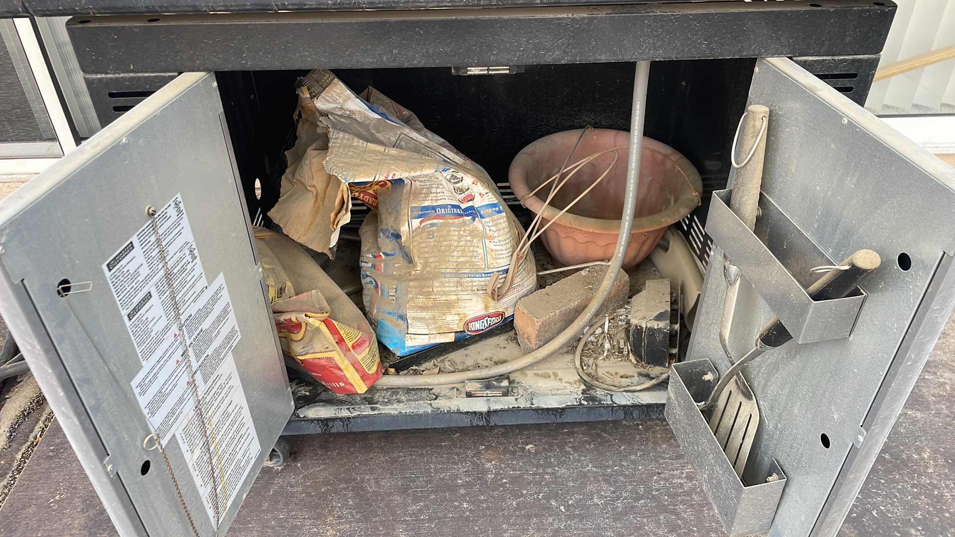 Photo 1 of MASTER FORGE 4-BURNER LIQUID PROPANE GAS GRILL