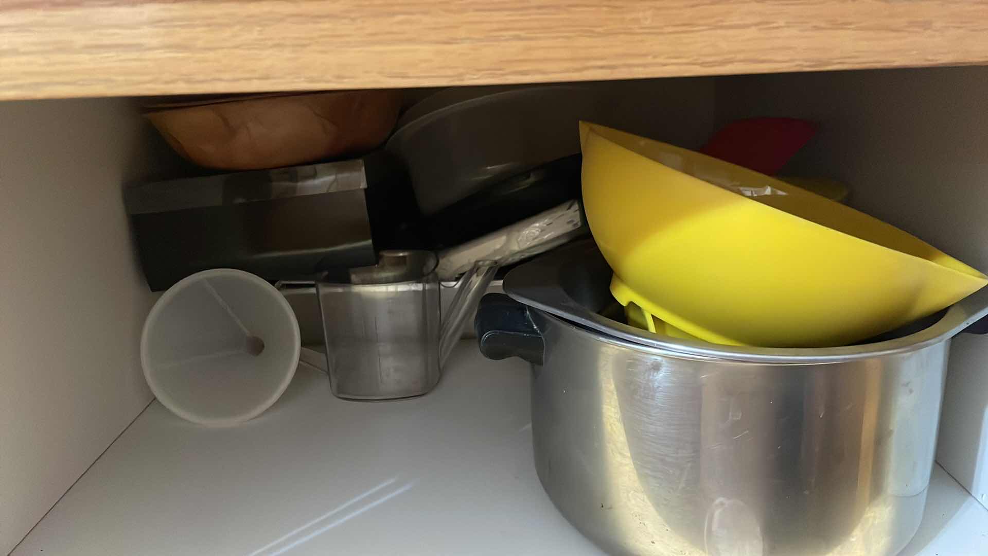 Photo 1 of MIXING BOWLS COLANDERS