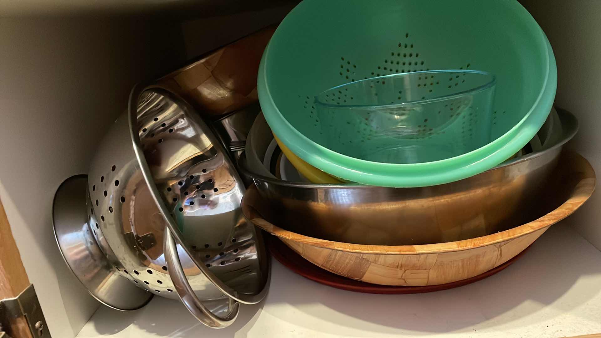 Photo 1 of MIXING BOWLS COLANDERS