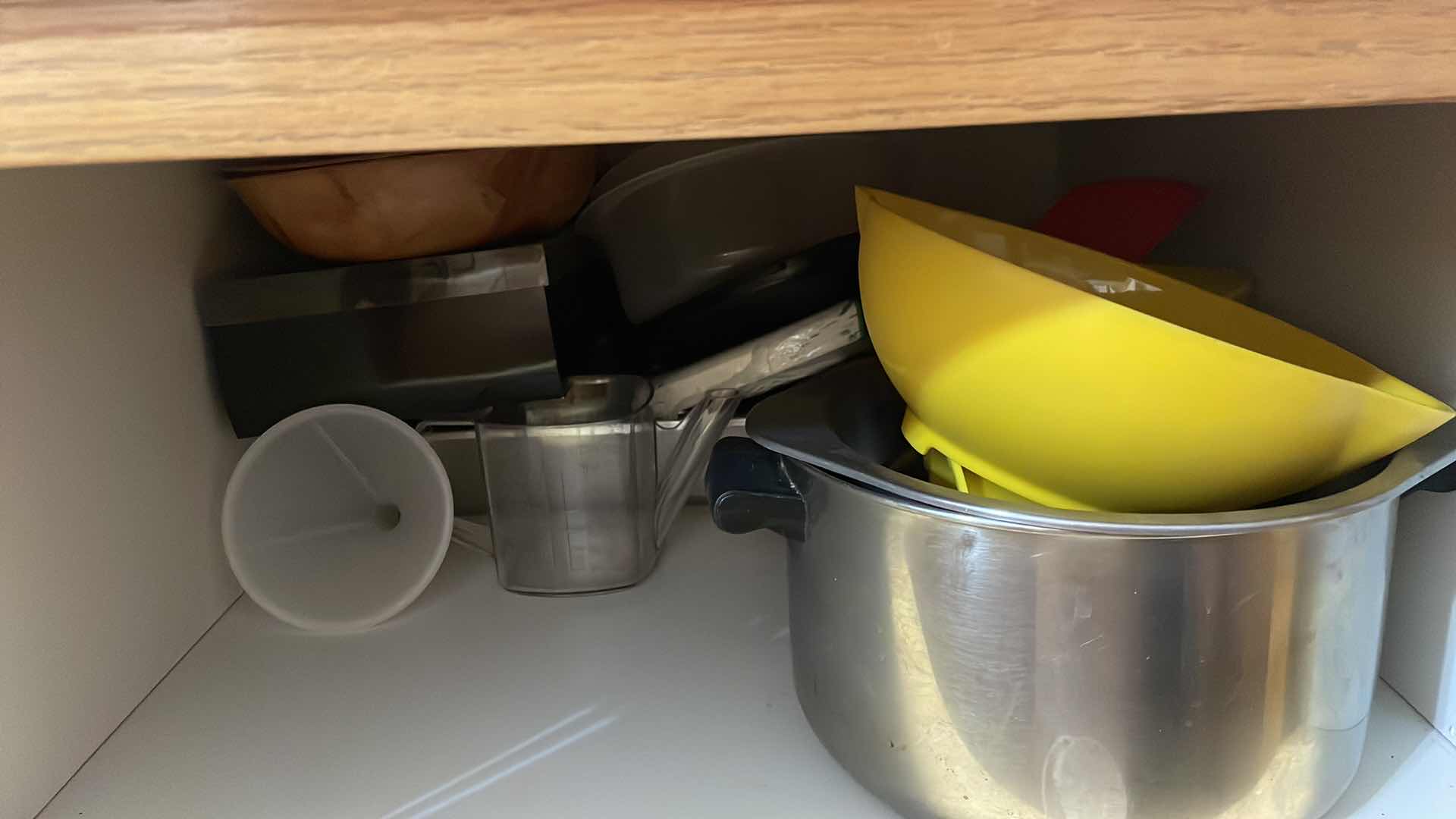 Photo 1 of MIXING BOWLS COLANDERS