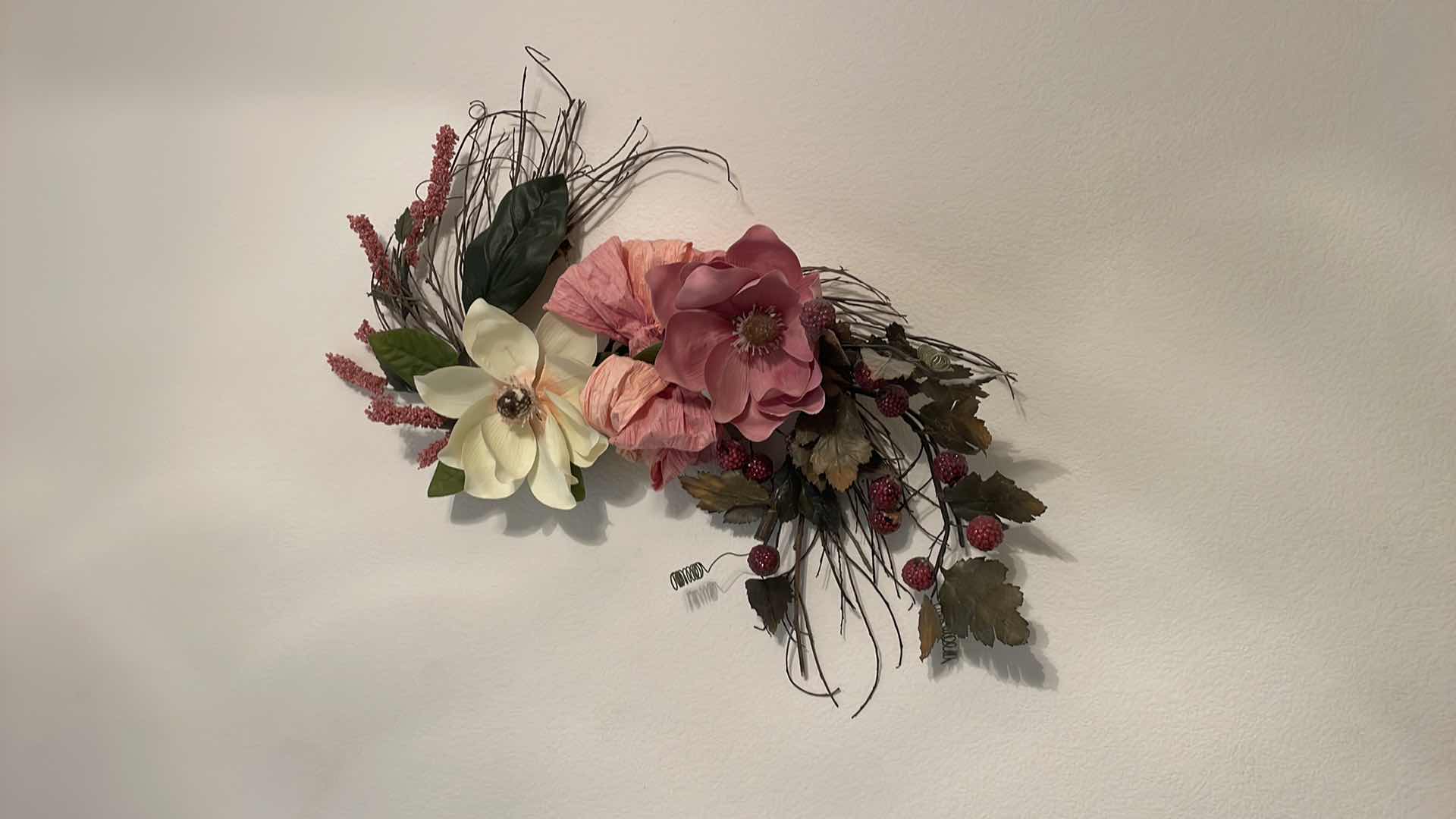 Photo 1 of HUMMINGBIRD WALL ART & FLORAL DECOR