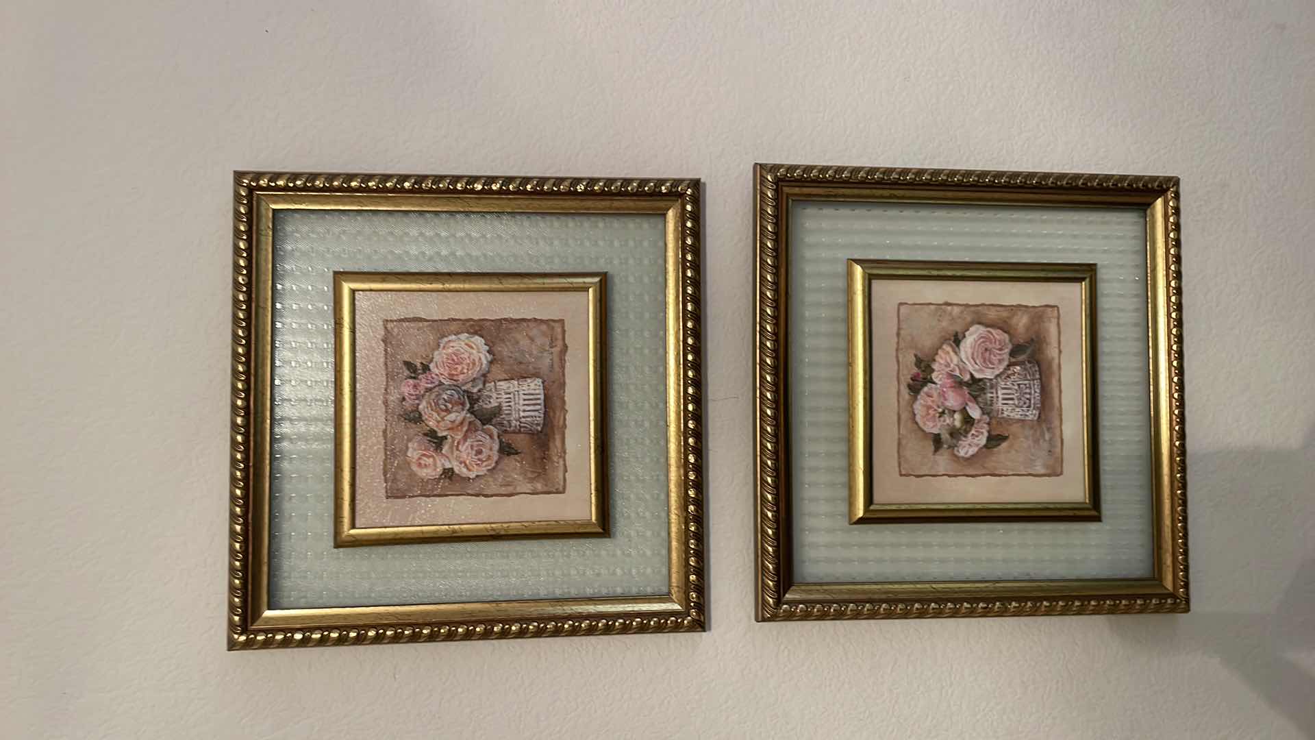 Photo 1 of WALL ART AND CLOCK