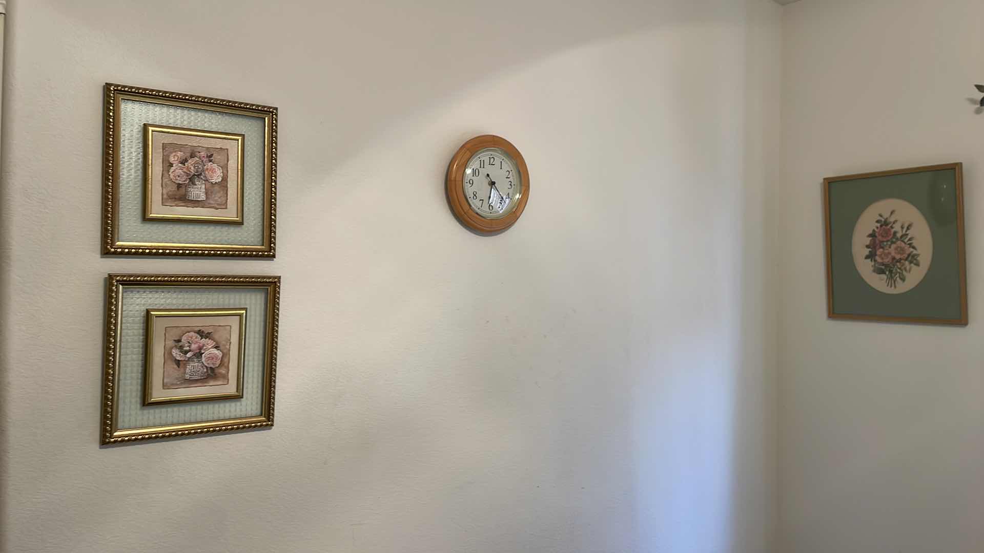 Photo 1 of WALL ART AND CLOCK