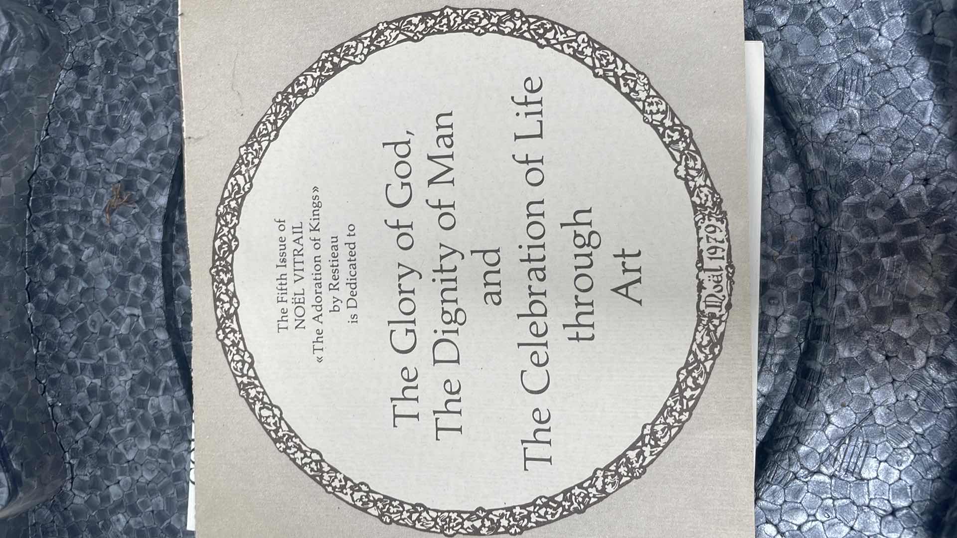 Photo 1 of NOEL VITRAIL-CHRISTMAS PLATE THE ADORATION OF KINGS
BY D'ARCEAU LIMOGES