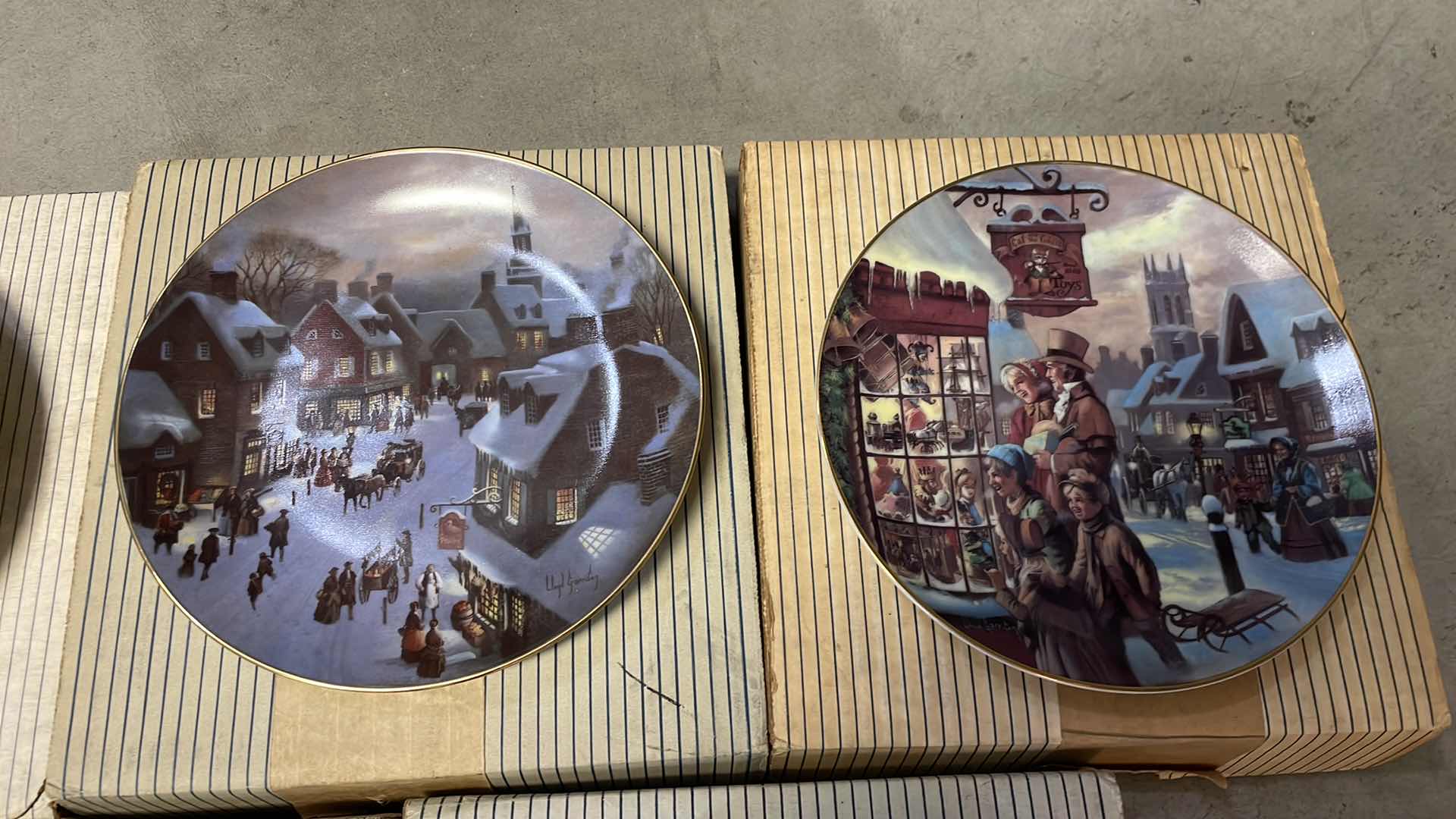 Photo 1 of VINTAGE SET OF 5 COLLECTOR PLATES “SCENES OF CHRISTMAS PAST” BY LLOYD GARRISON WITH COA