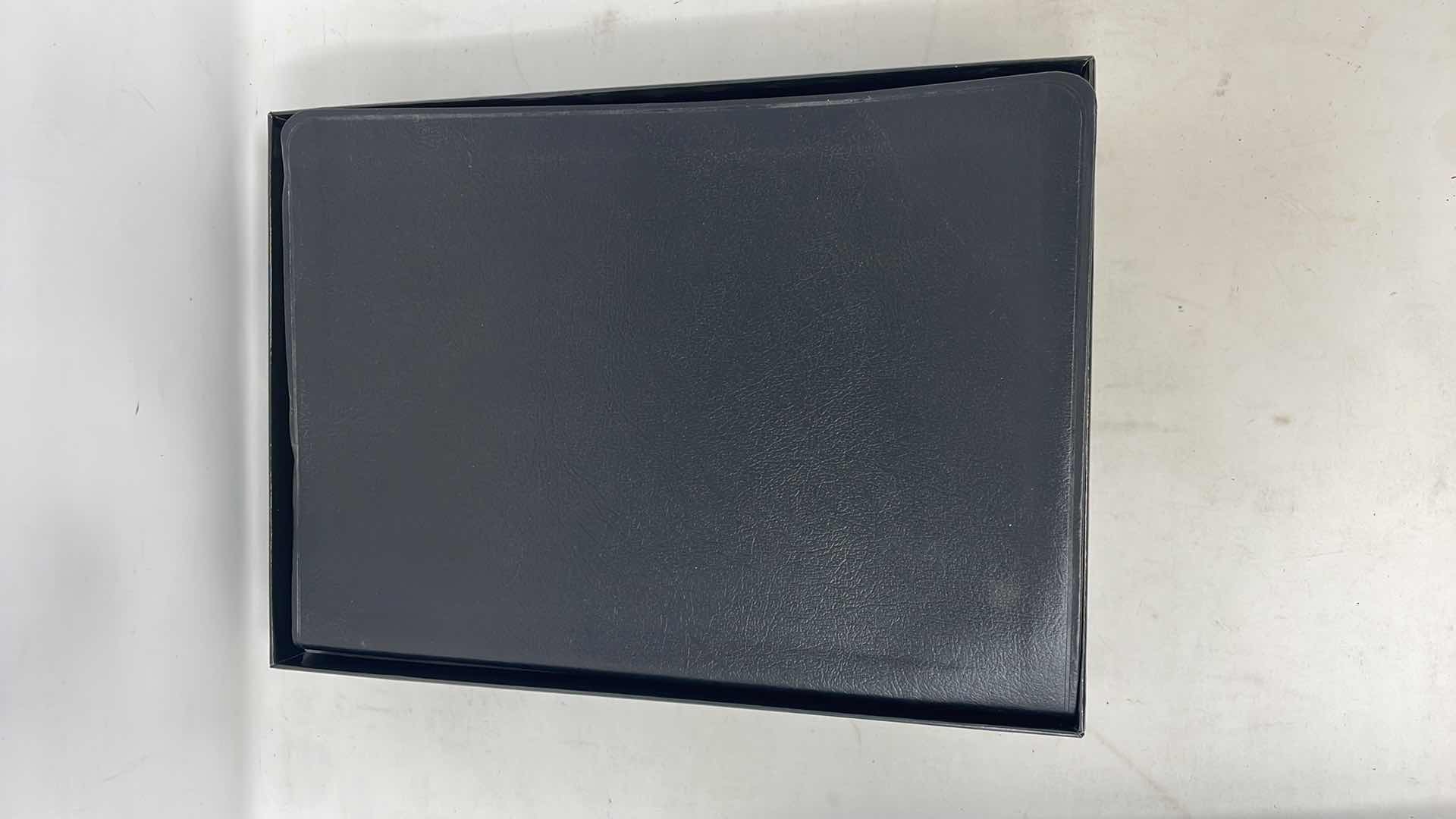 Photo 1 of THE RYRIE KJV STUDY BIBLE