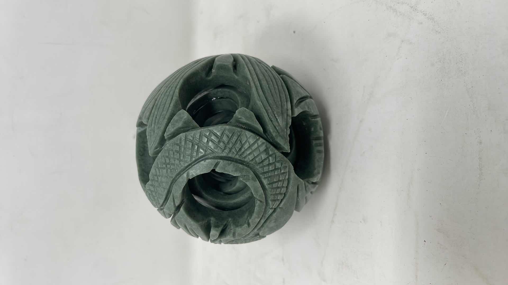 Photo 1 of LARGE NATURAL JADE QUARTZ CRYSTAL CARVINGS STONE 90MM-100MM 1PC PRIMARY STONES AND MINERALS