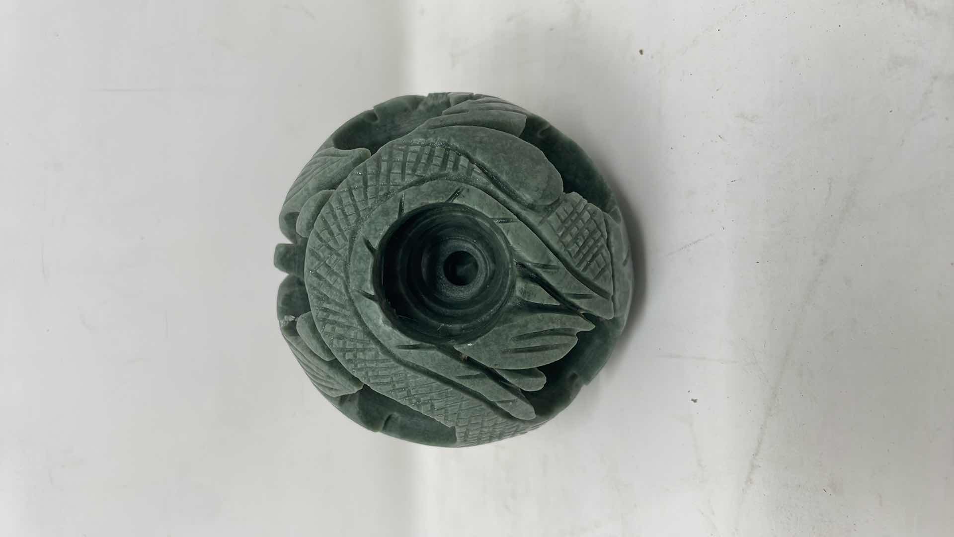 Photo 1 of LARGE NATURAL JADE QUARTZ CRYSTAL CARVINGS STONE 90MM-100MM 1PC PRIMARY STONES AND MINERALS