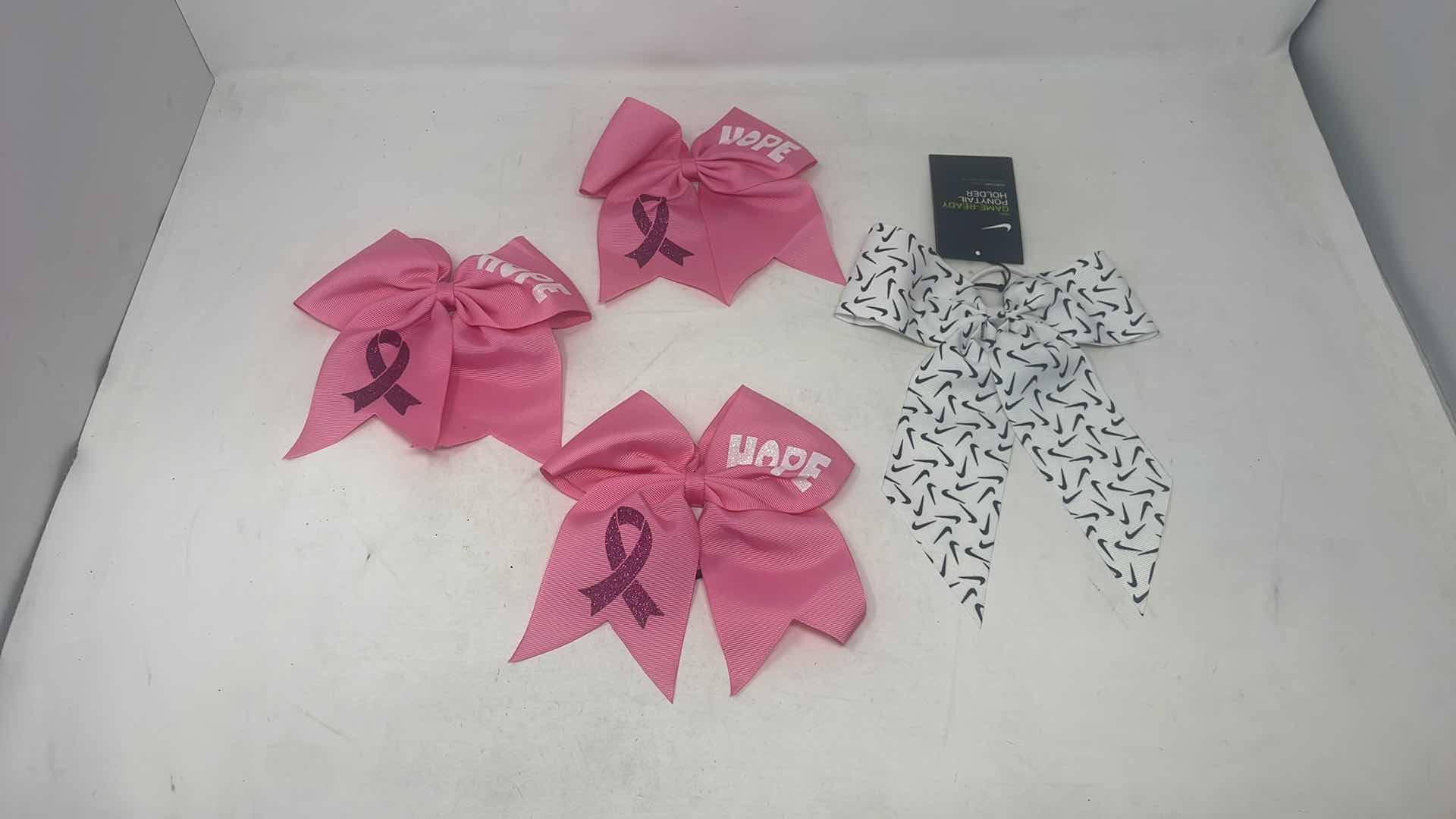 Photo 1 of GAME READY PONYTAIL HOLDERS 1 NIKE