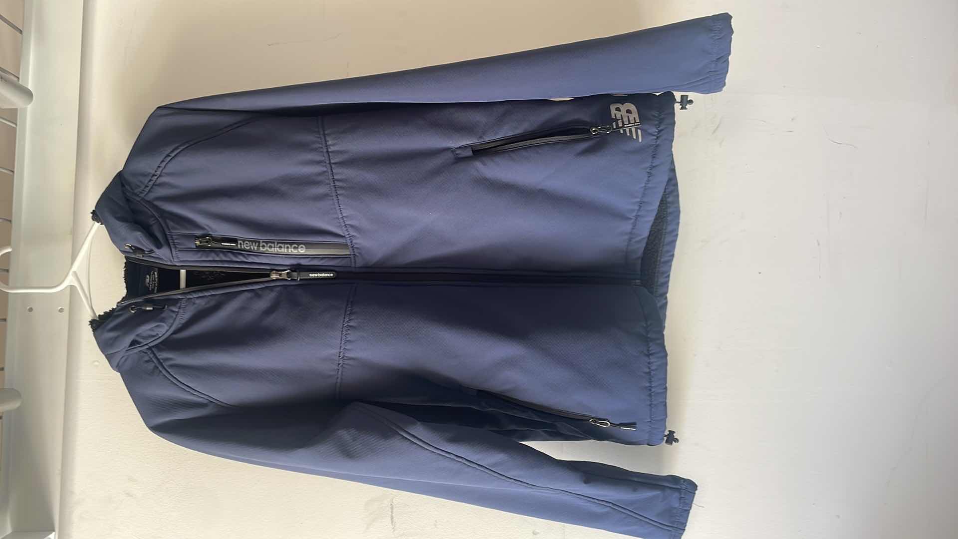 Photo 1 of NEW BALANCE MENS HOODED JACKET SIZE LARGE NAVY BLUE