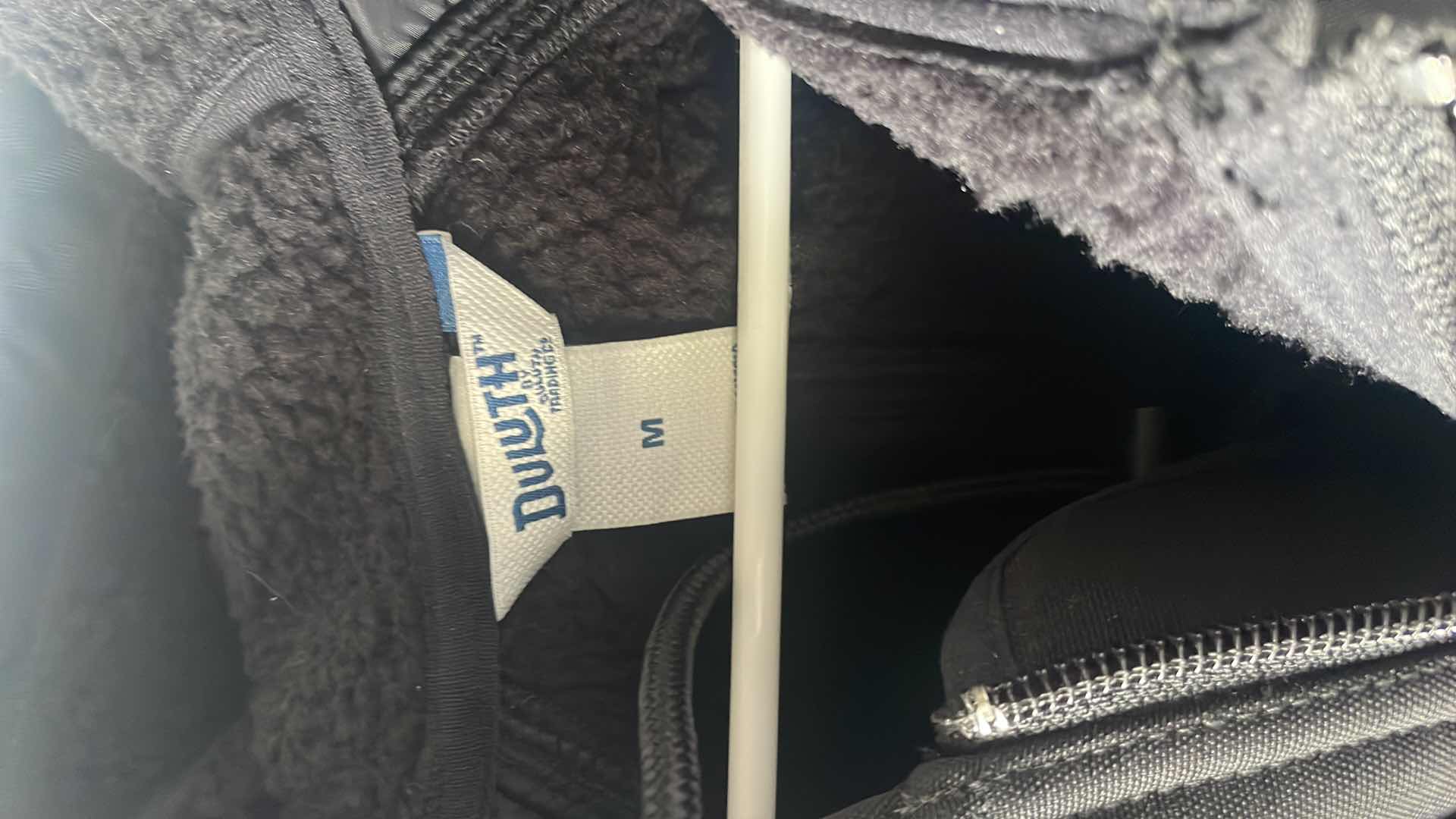 Photo 2 of DULUTH MENS HOODED JACKET SIZE MEDIUM BLACK