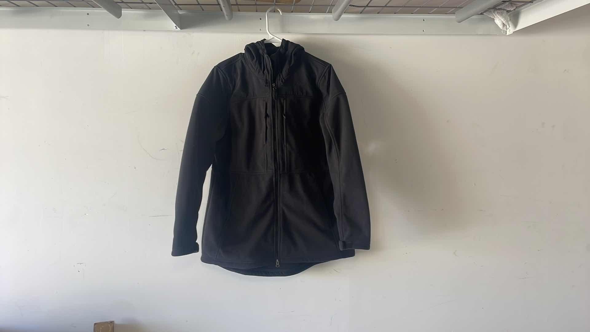 Photo 1 of DULUTH HOODED JACKET WOMENS SIZE LARGE BLACK