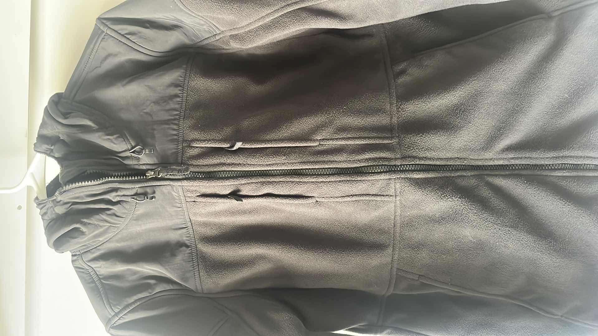 Photo 1 of DULUTH HOODED JACKET WOMENS SIZE LARGE BLACK