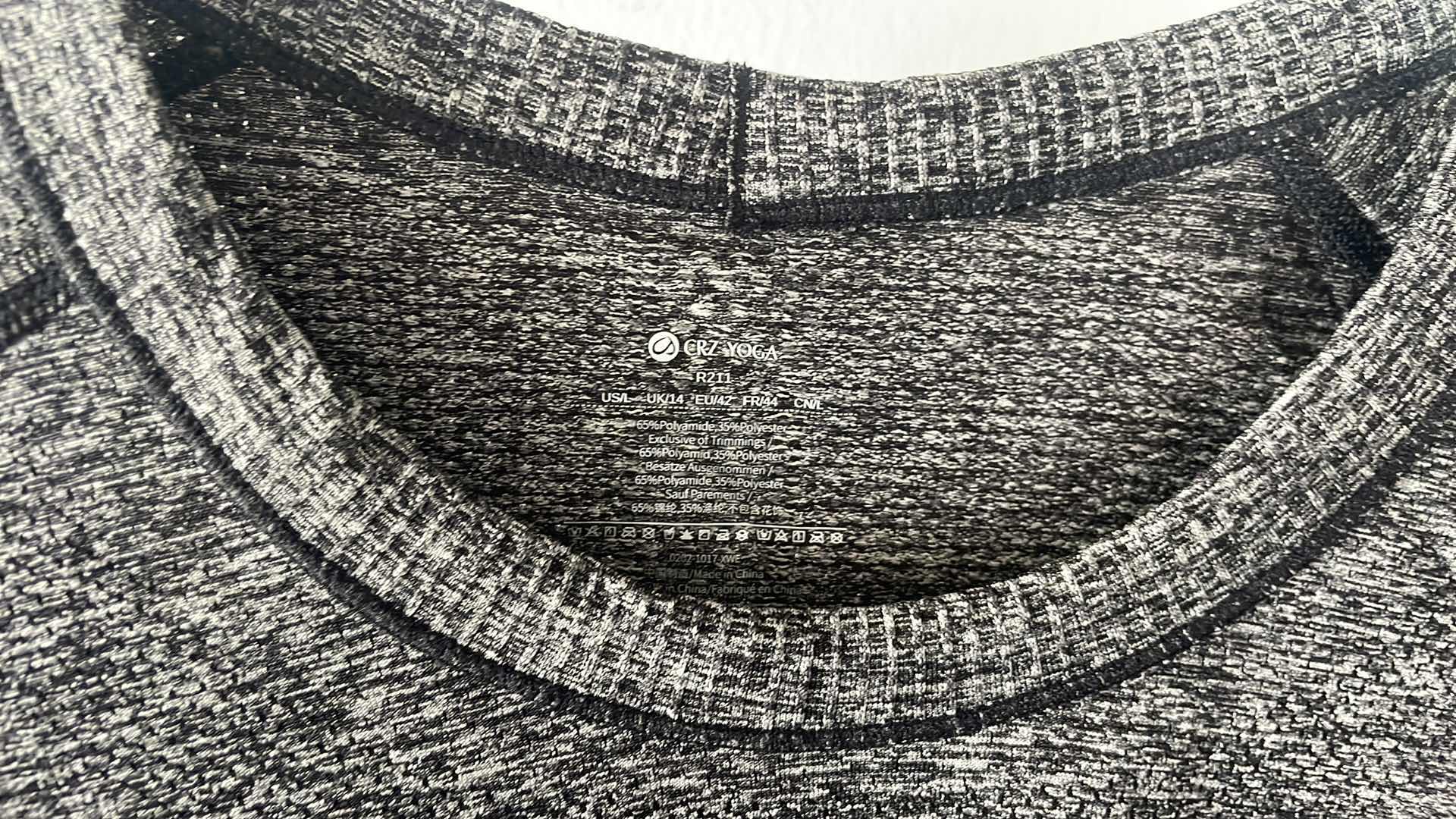 Photo 1 of CRZ YOGA WOMEN'S SEAMLESS ATHLETIC LONG SLEEVES SPORTS RUNNING SHIRT BREATHABLE GYM WORKOUT TOP SIZE LARGE