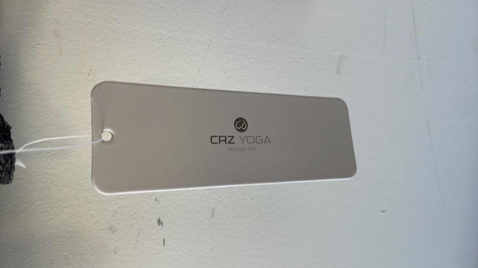 Photo 1 of CRZ YOGA WOMEN'S SEAMLESS ATHLETIC LONG SLEEVES SPORTS RUNNING SHIRT BREATHABLE GYM WORKOUT TOP SIZE LARGE