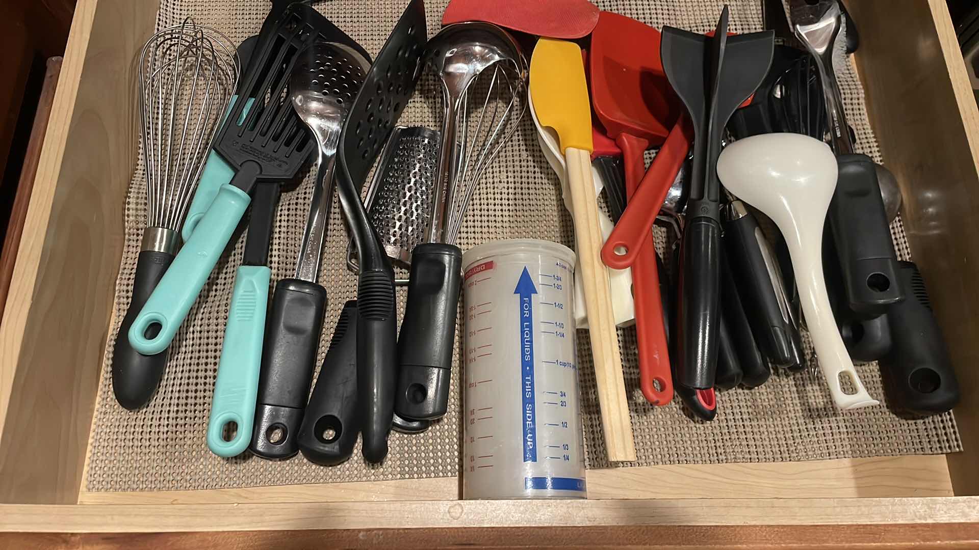 Photo 1 of CONTENTS OF DRAWER UTENSILS