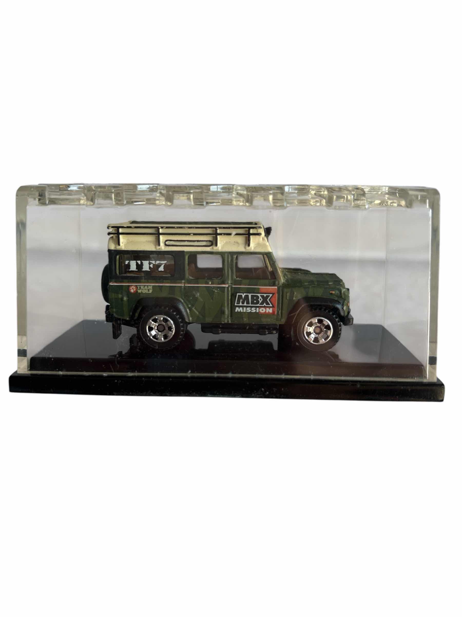 Photo 1 of NEW RARE MATCHBOX 2007 TOY FAIR LAND ROVER DEFENDER