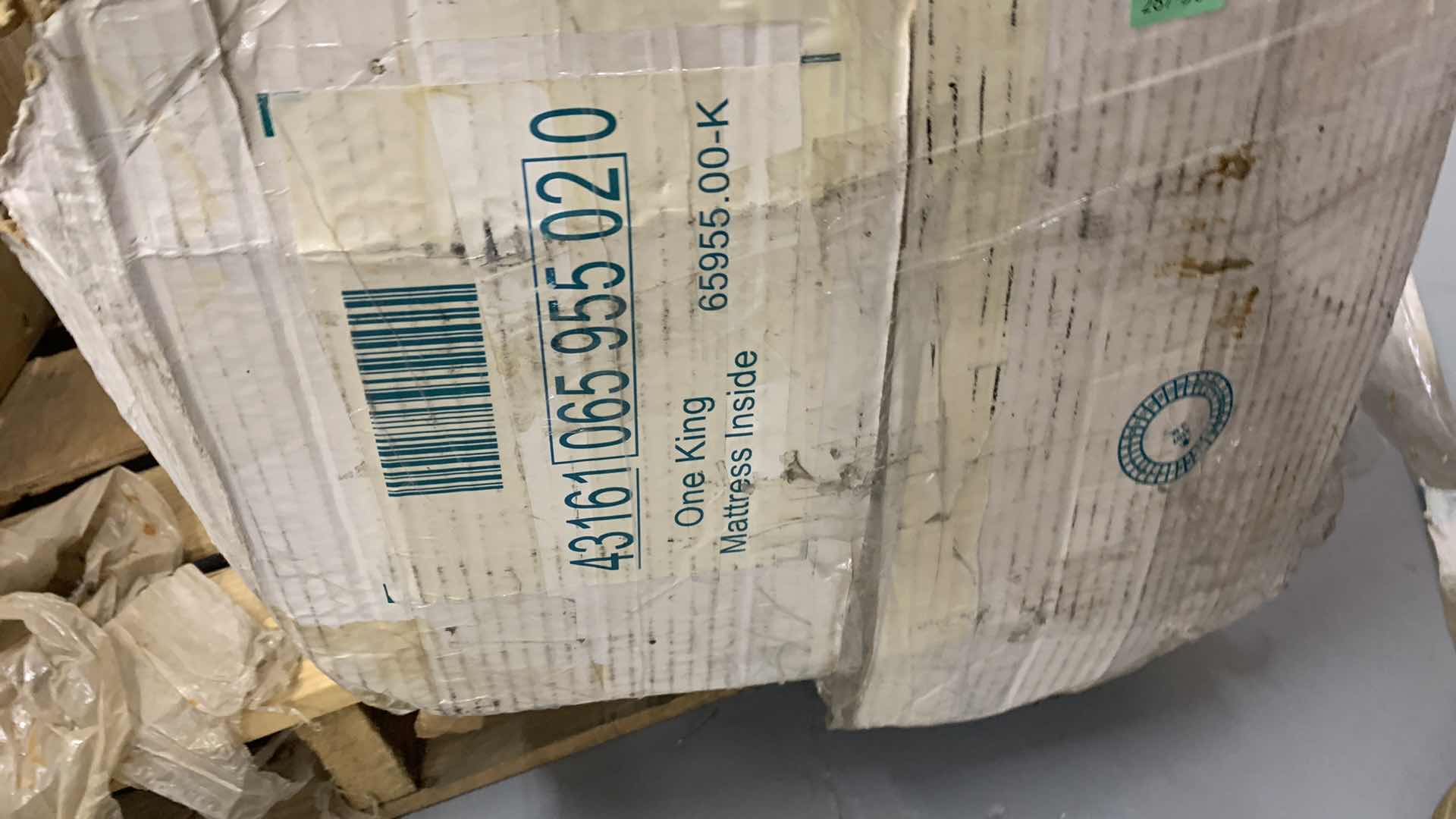 Photo 3 of OKIOKI KING MATTRESS MODEL 65955.00-K