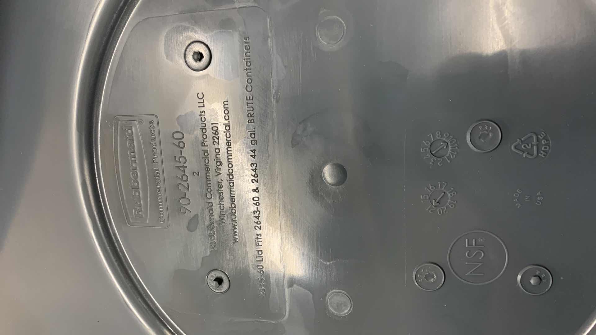 Photo 1 of 4-RUBBERMAID BRUTE 44 GALLON TRASH CAN LIDS