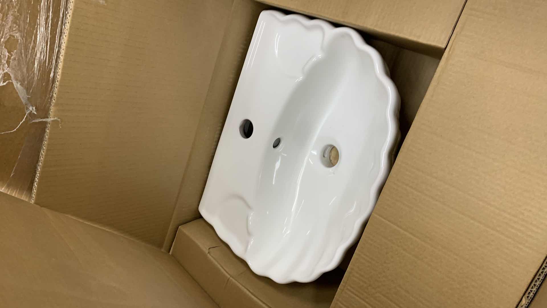 Photo 1 of FOREMOST BRIELLE PEDESTAL LAVATORY WHITE COLOR MODEL FL-08A-W 18" X 13" H 31"