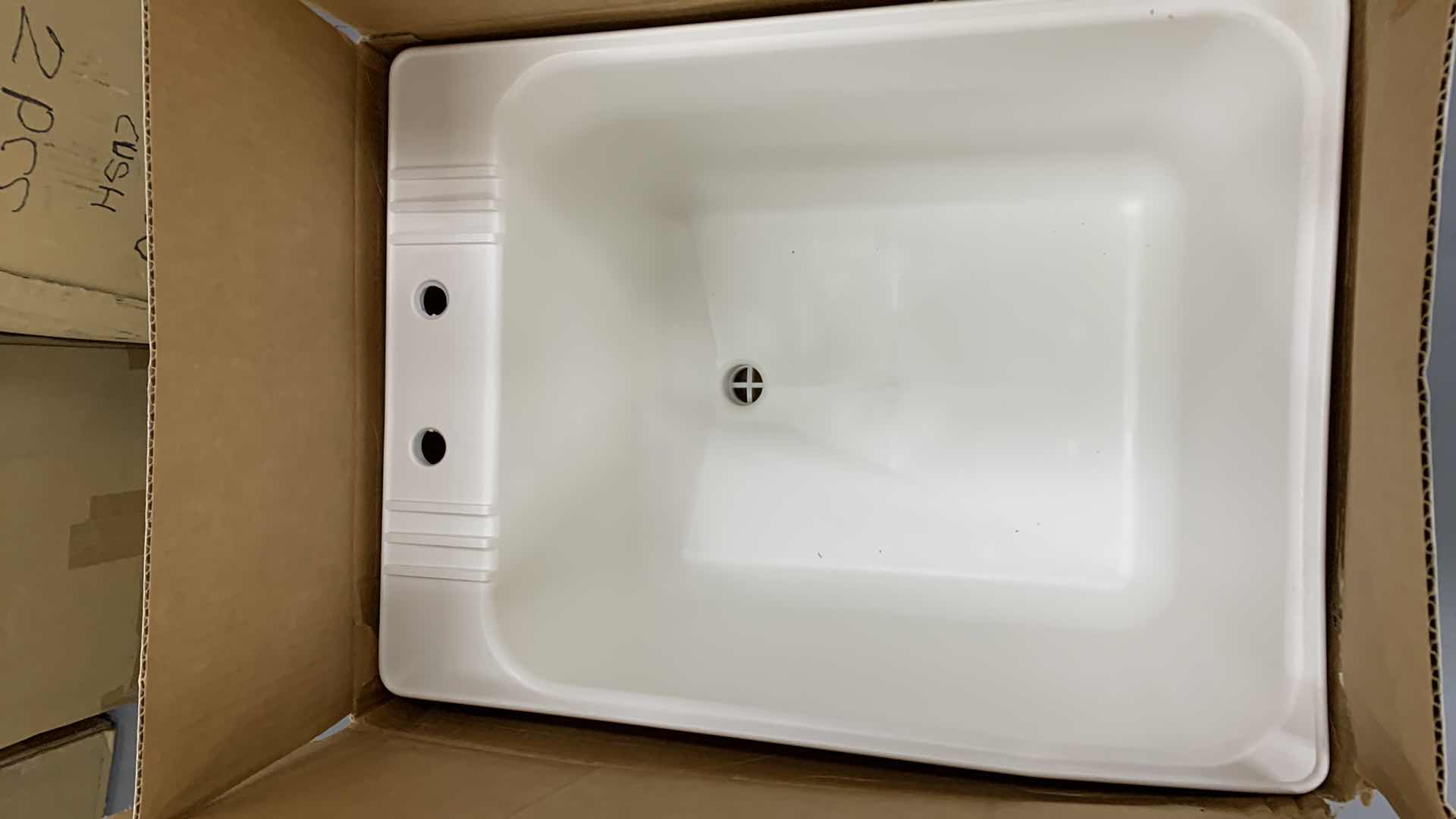 Photo 2 of MUSTEE UTILATUB SINGLE LAUNDRY TUB