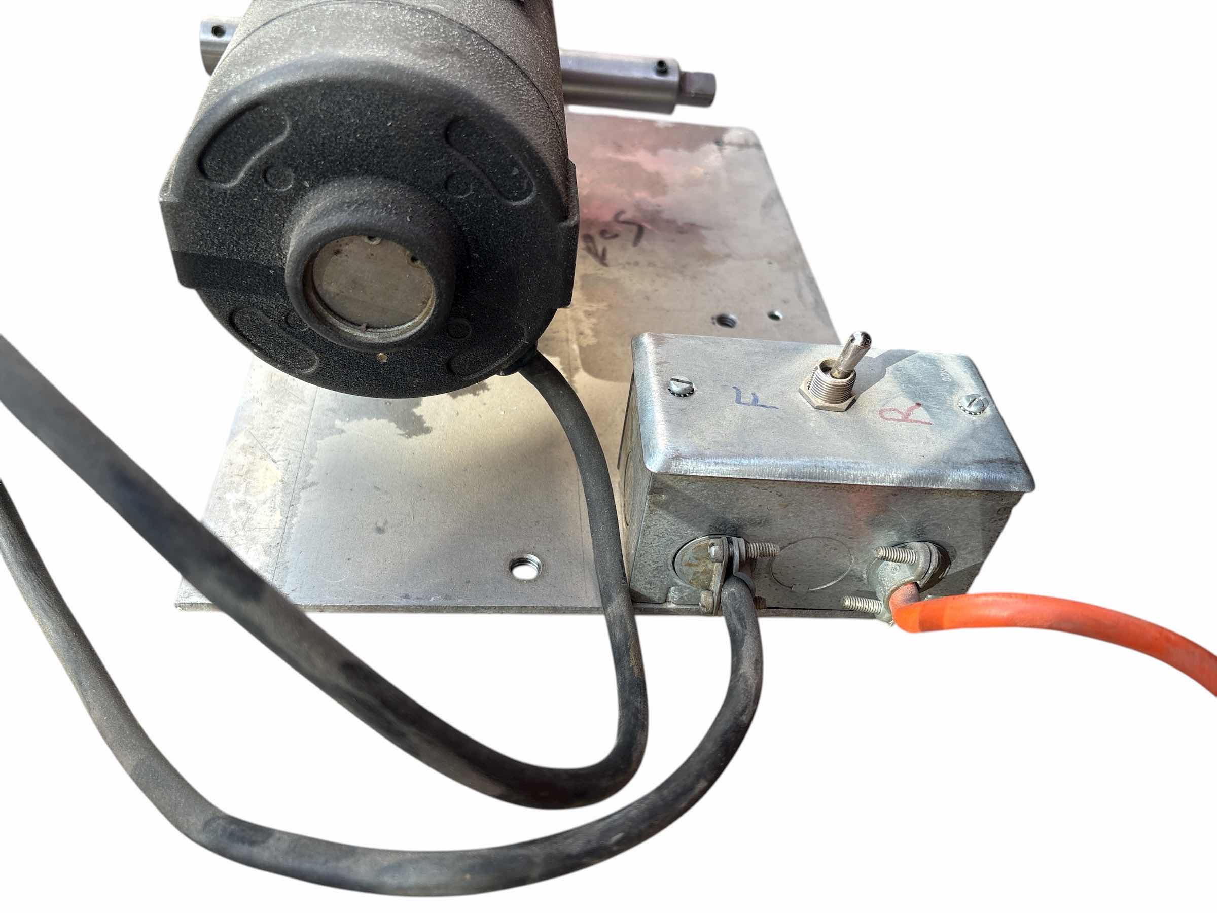 Photo 1 of BALDOR GEAR MOTOR