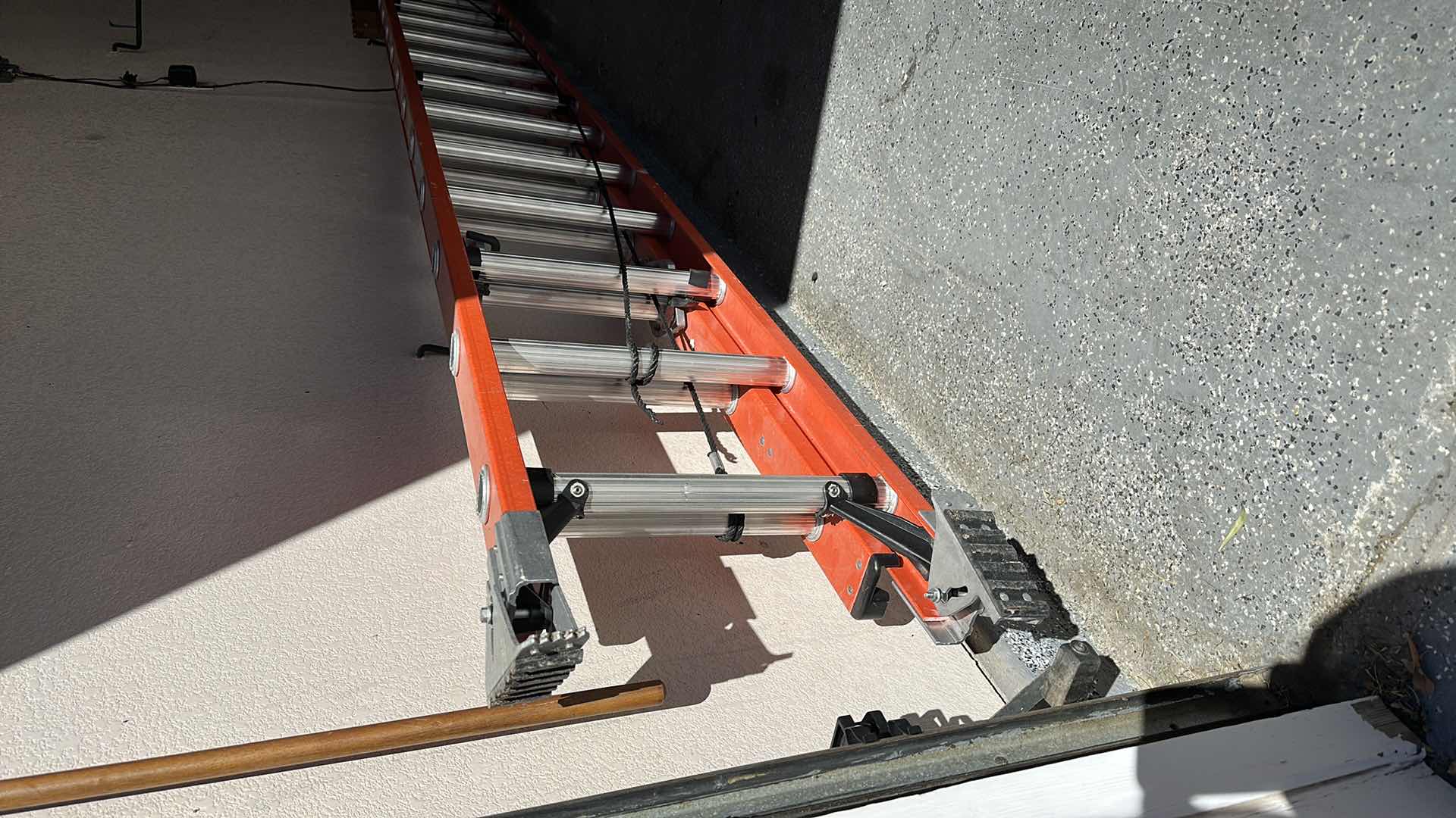 Photo 2 of 28’ WERNER EXTENDABLE LADDER