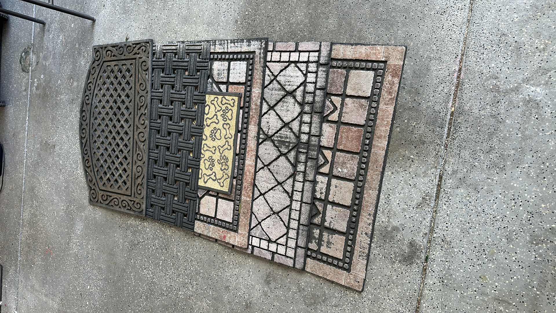 Photo 2 of 5-OUTDOOR MATS
