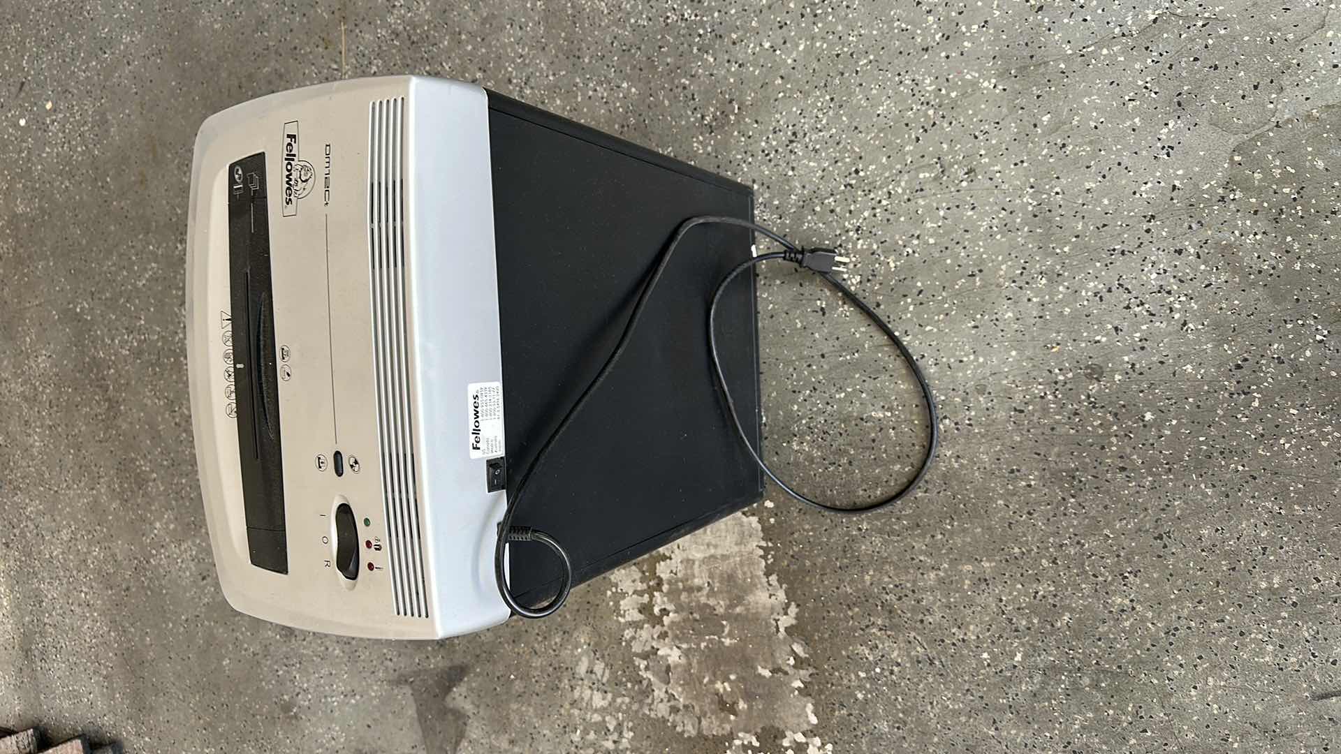 Photo 2 of FELLOWES PAPER SHREDDER