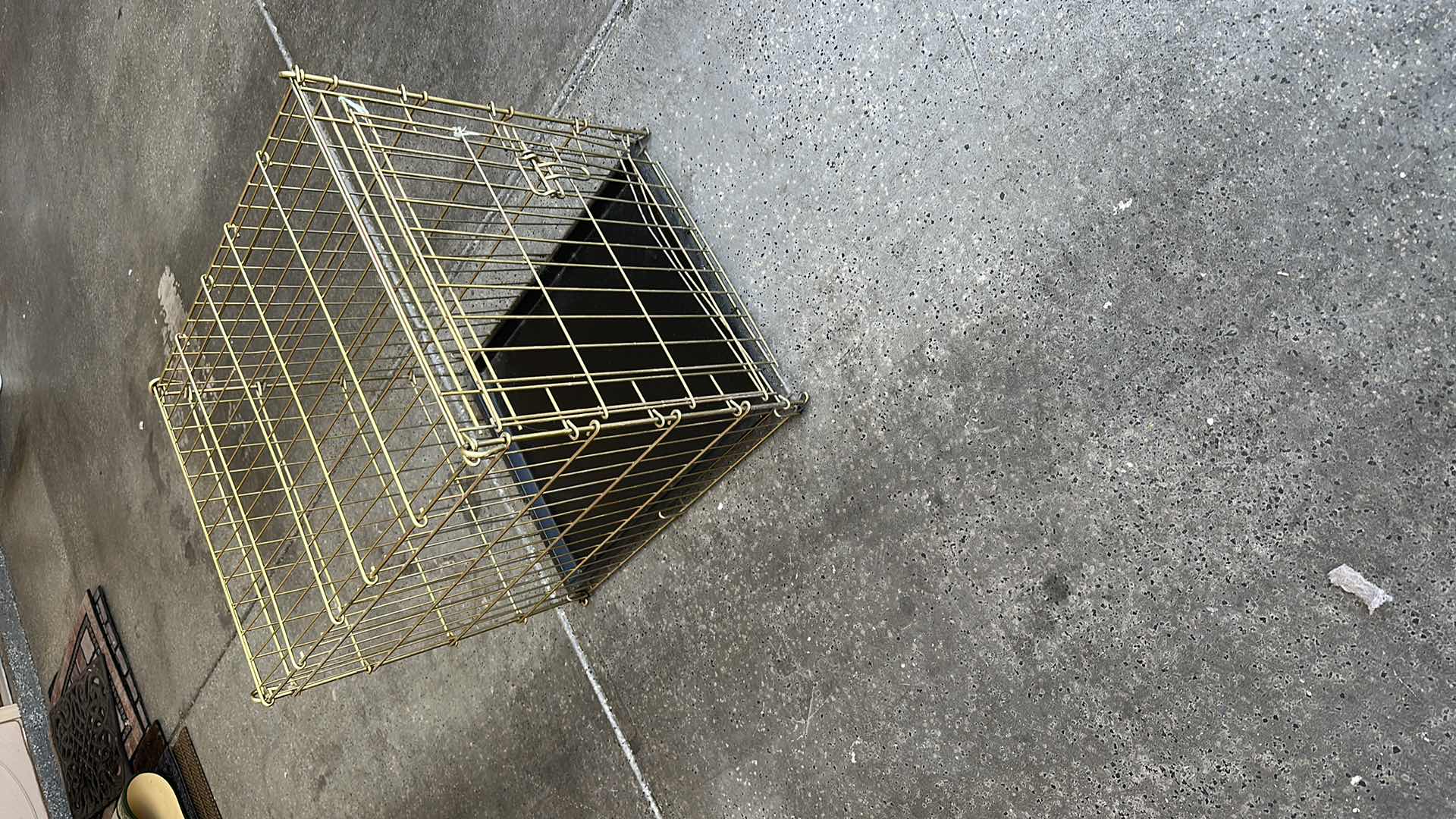 Photo 1 of METAL PET CAGE 20”X 24”H21”