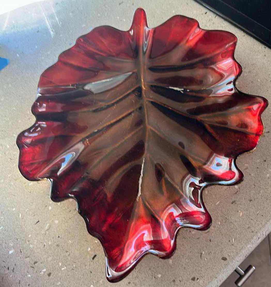 Photo 2 of 2- RED GLASS DECORATIVE LEAF AND BOWL