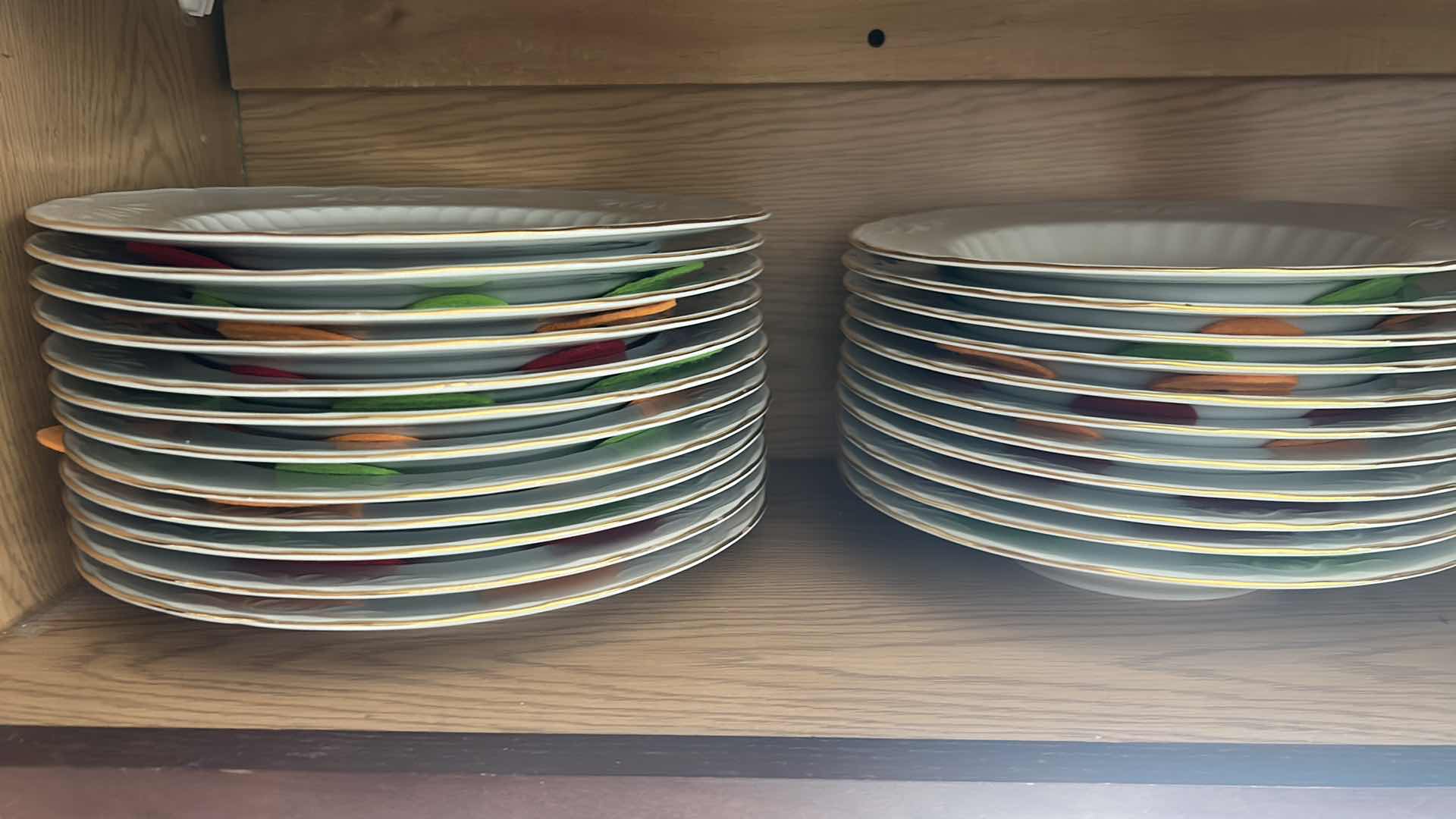 Photo 1 of CONTENT OF SHELF SANTA CLARA DISHES