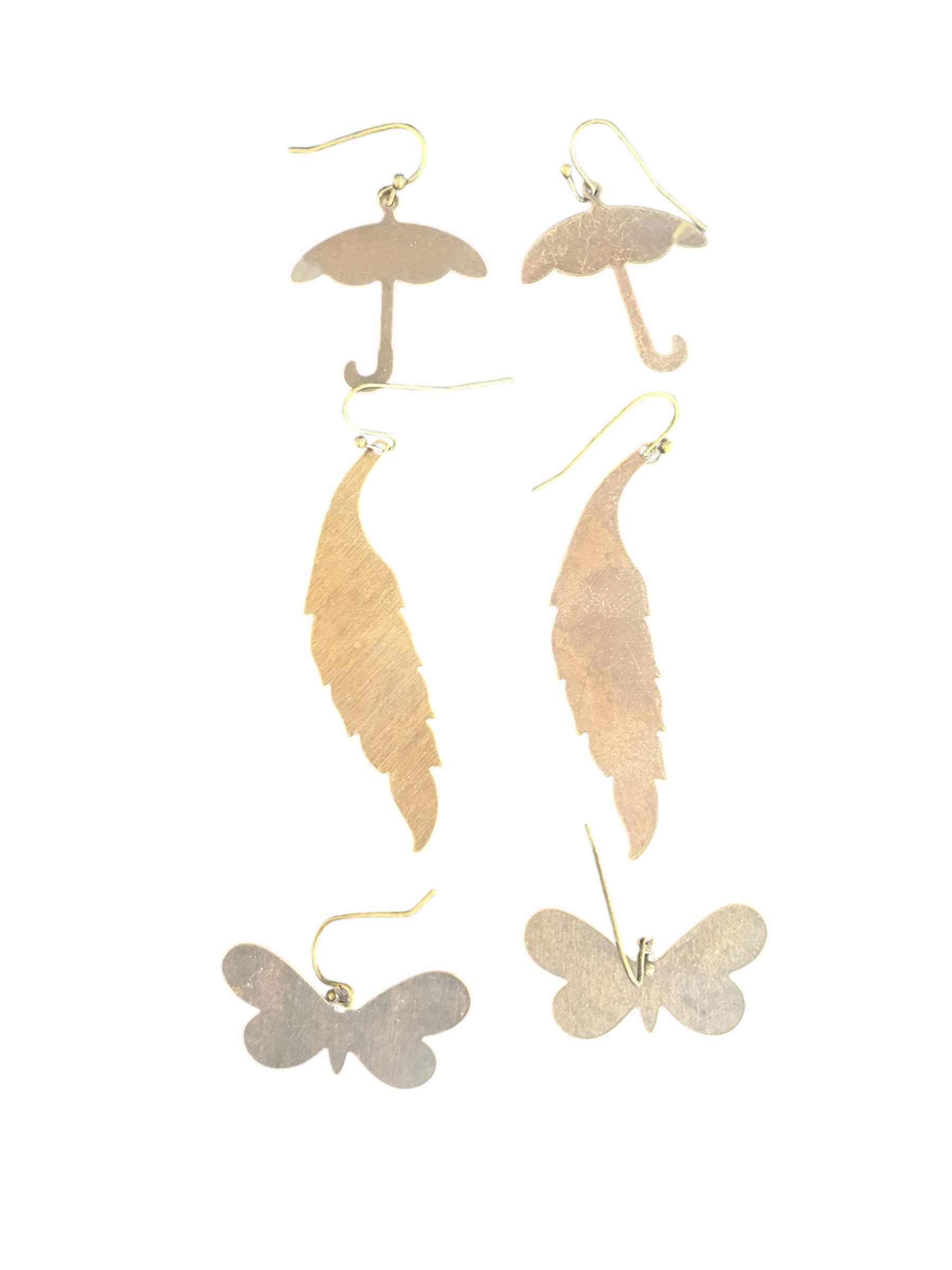 Photo 1 of 3- METAL BUTTERFLY UMBRELLA FEATHER