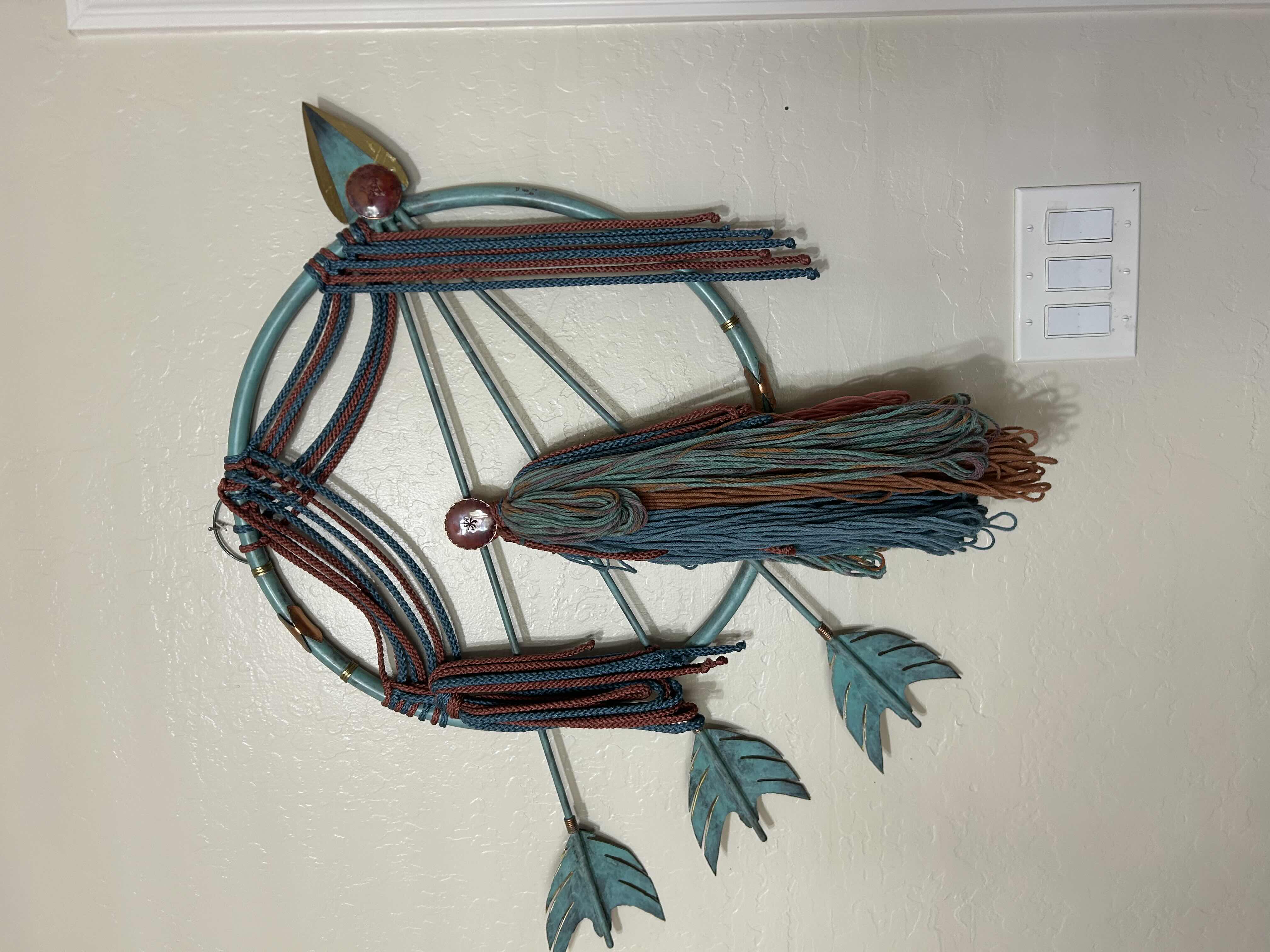 Photo 1 of DECORATIVE NATIVE AMERICAN ARTISTRY DREAMCATCHER W ARROWS 28"WIDE