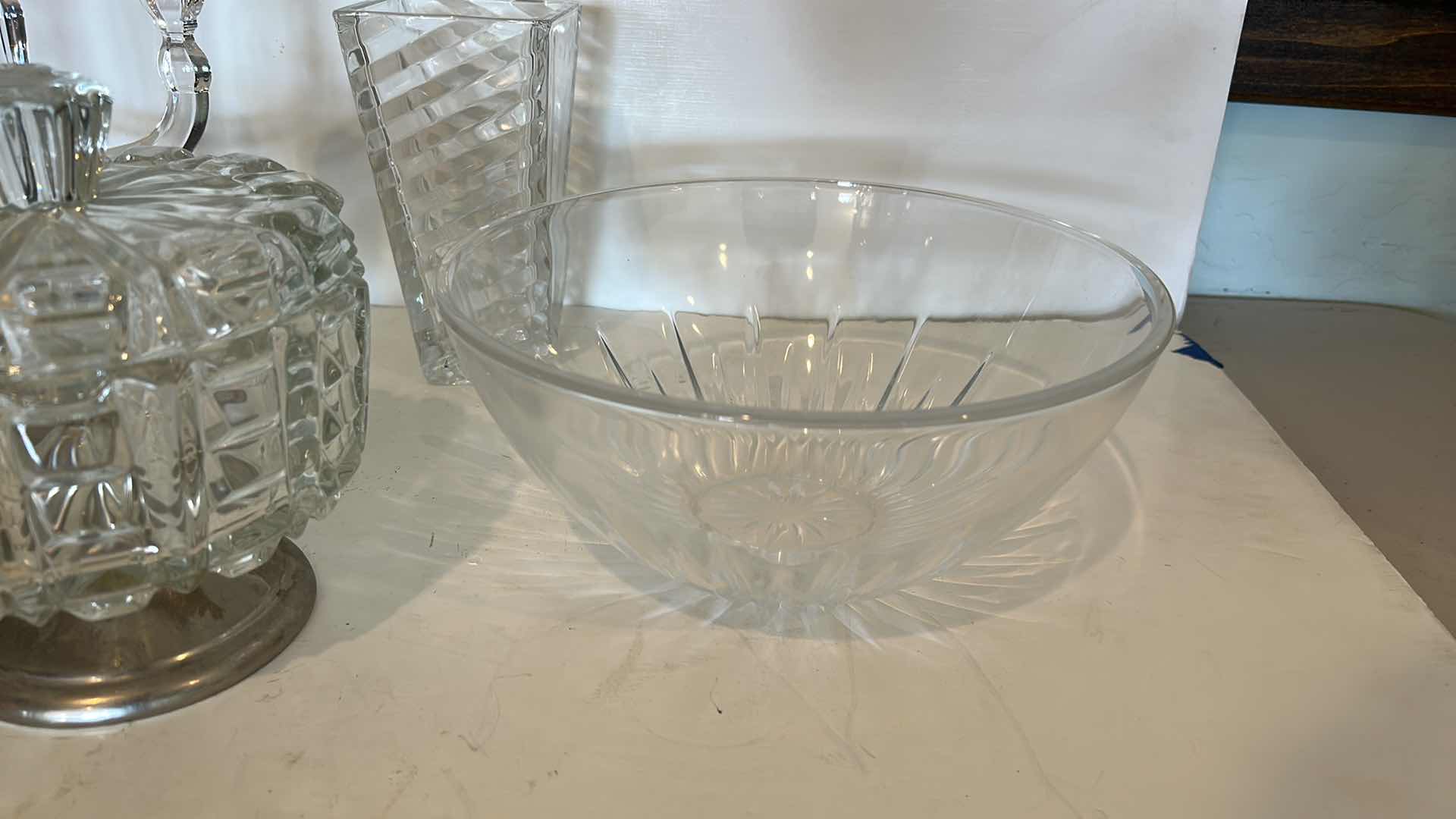 Photo 1 of 4 PC GLASS AND CRYSTAL ASSORTMENT