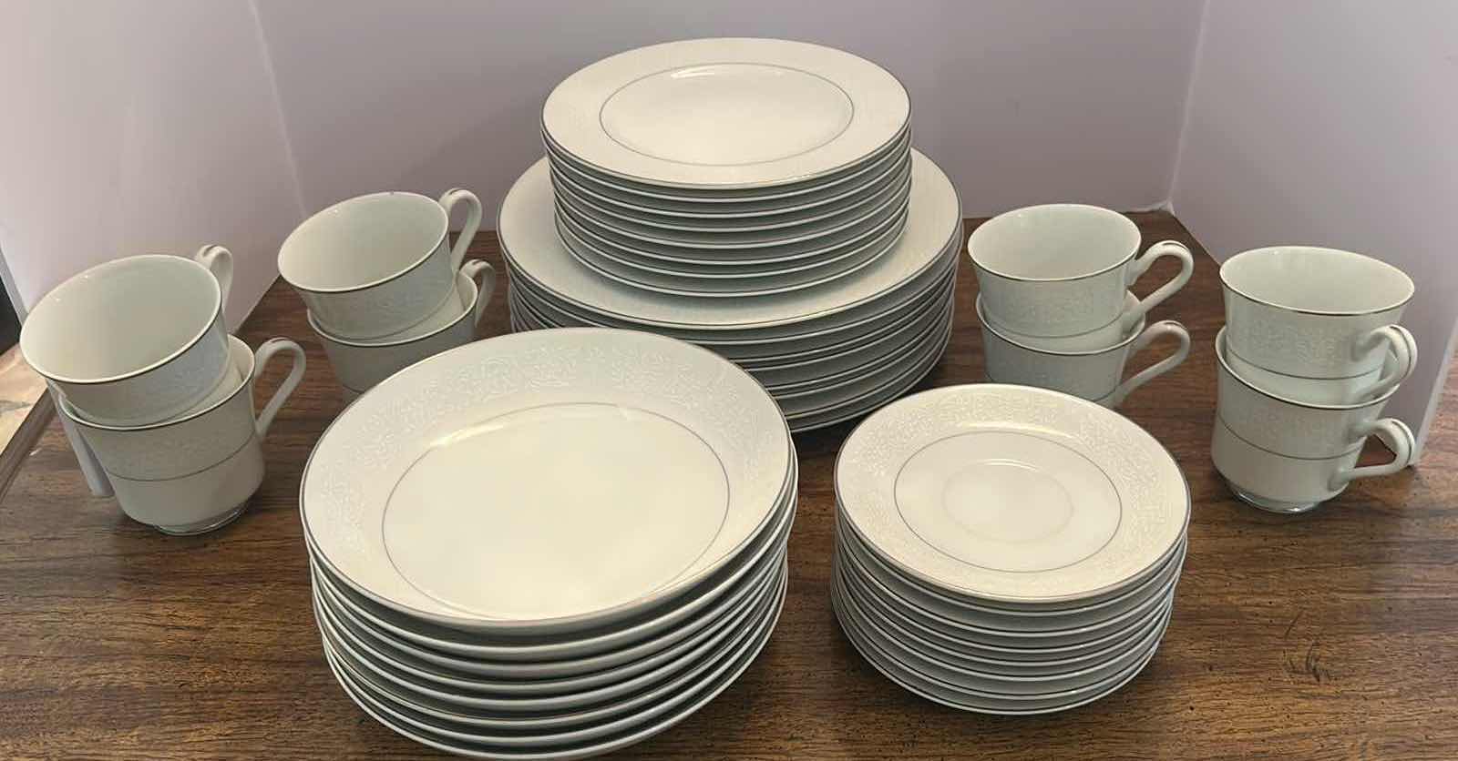 Photo 1 of 40 PC PREMEIRE FINE BONE CHINA