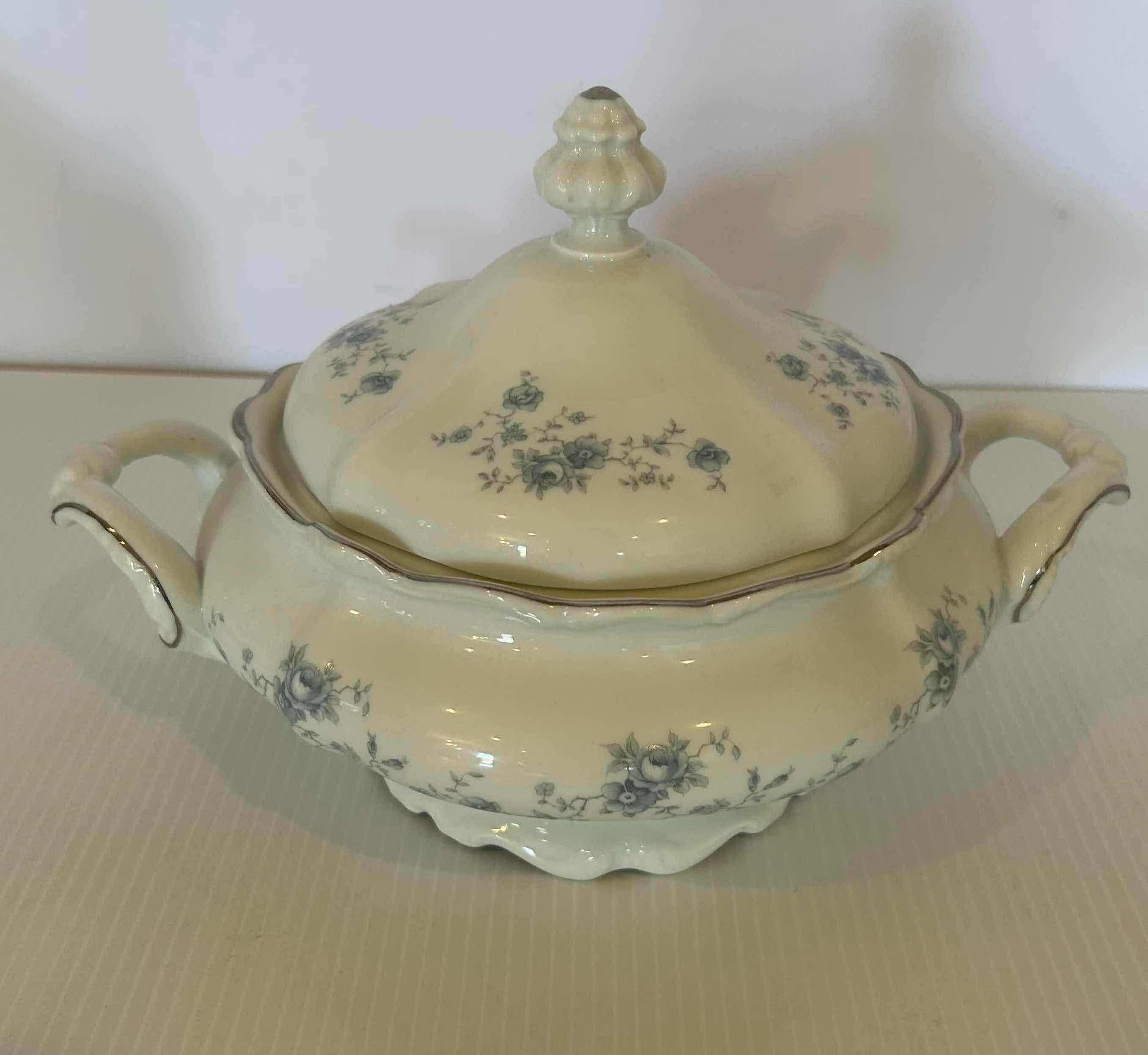 Photo 1 of JOHANN HAVILAND BLUE GARLAND CHINA COVERED VEGETABLE BOWL
