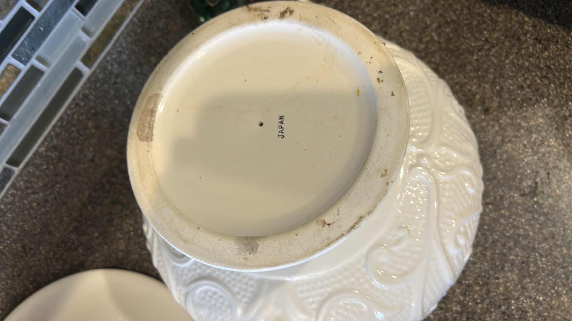 Photo 1 of SOUP TURINE WITH NO LID