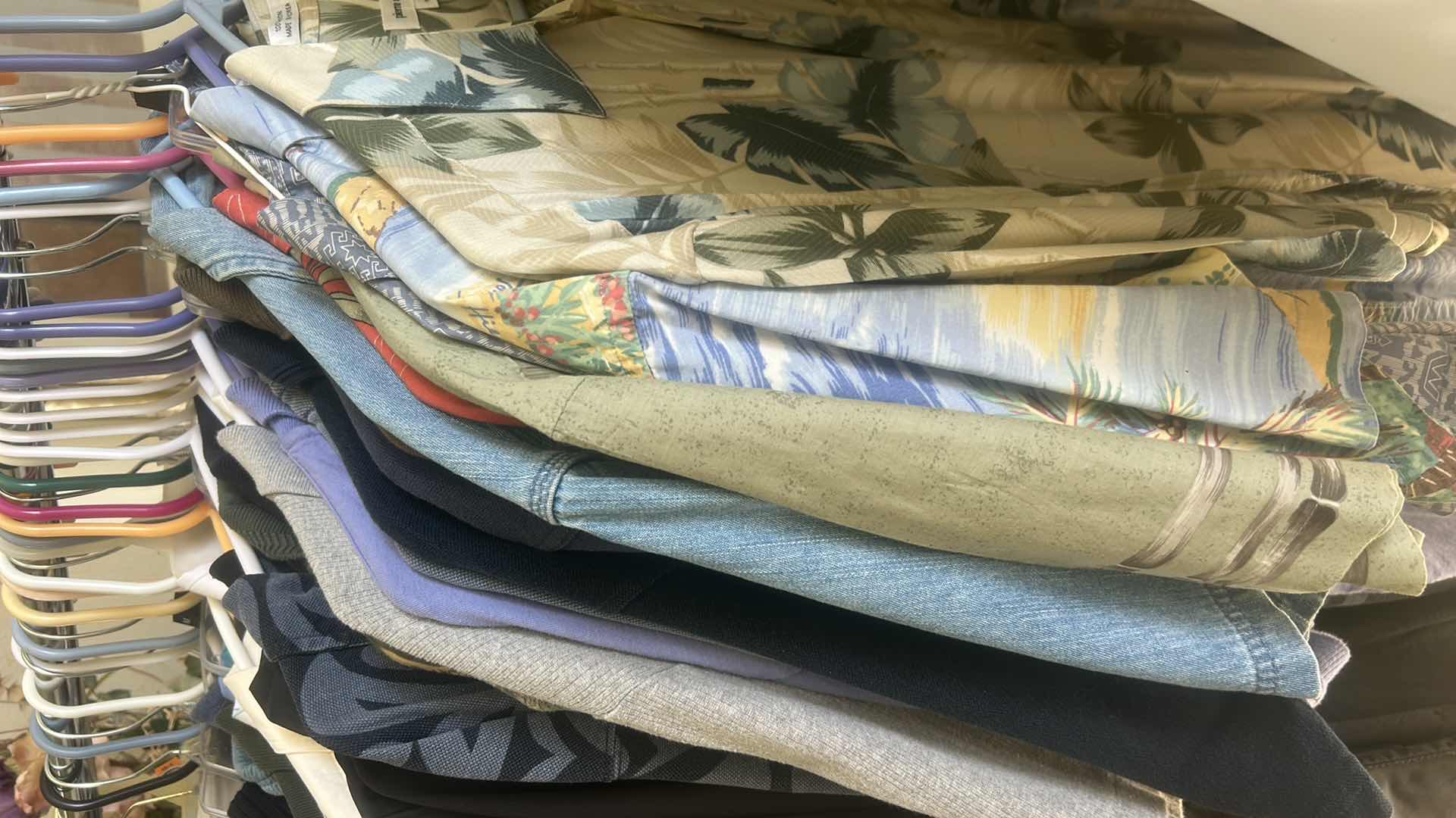 Photo 1 of MENS CLOTHING MOSTLY SIZE LARGE