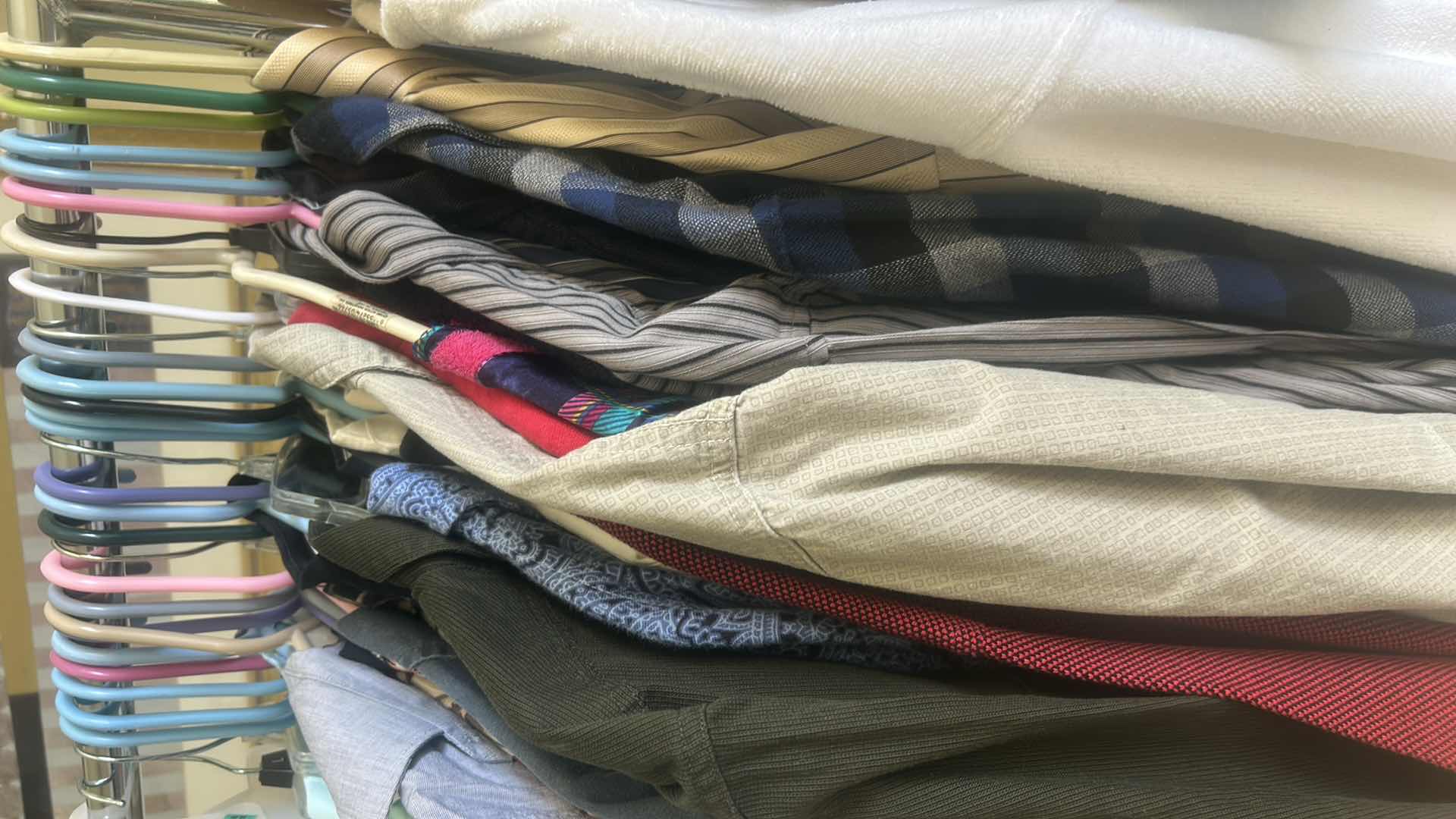 Photo 1 of MENS CLOTHING & A FEW WOMENS MOSTLY SIZE LARGE