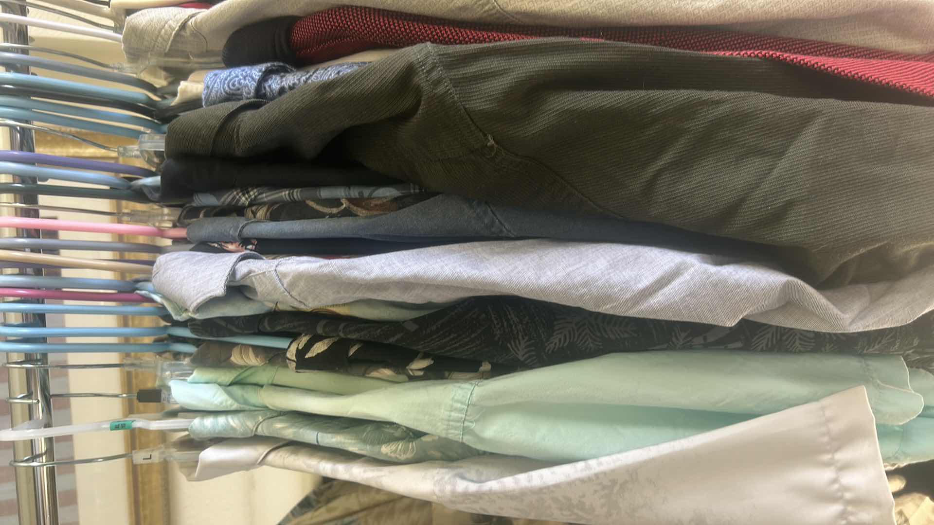 Photo 1 of MENS CLOTHING & A FEW WOMENS MOSTLY SIZE LARGE