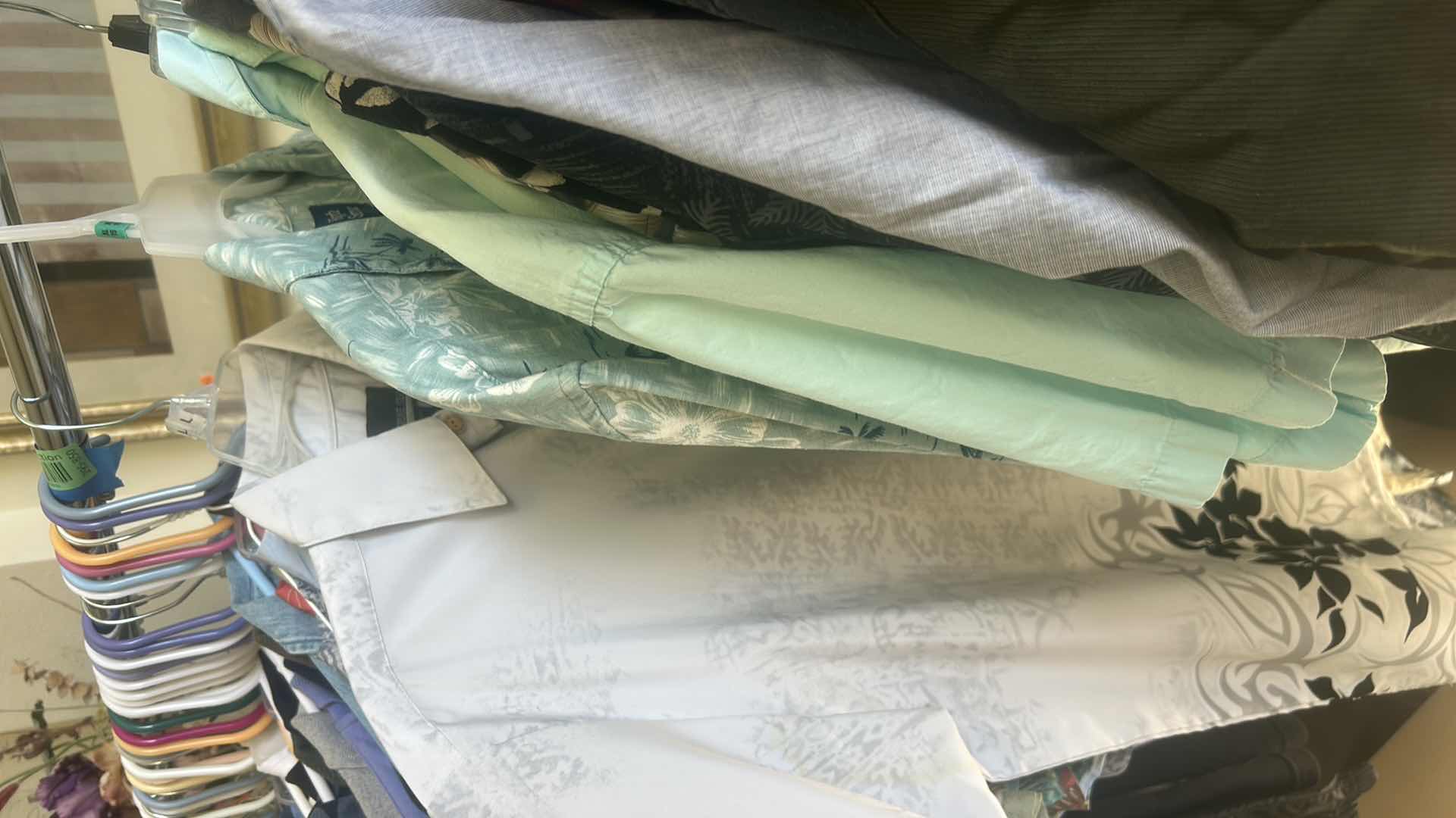 Photo 1 of MENS CLOTHING & A FEW WOMENS MOSTLY SIZE LARGE